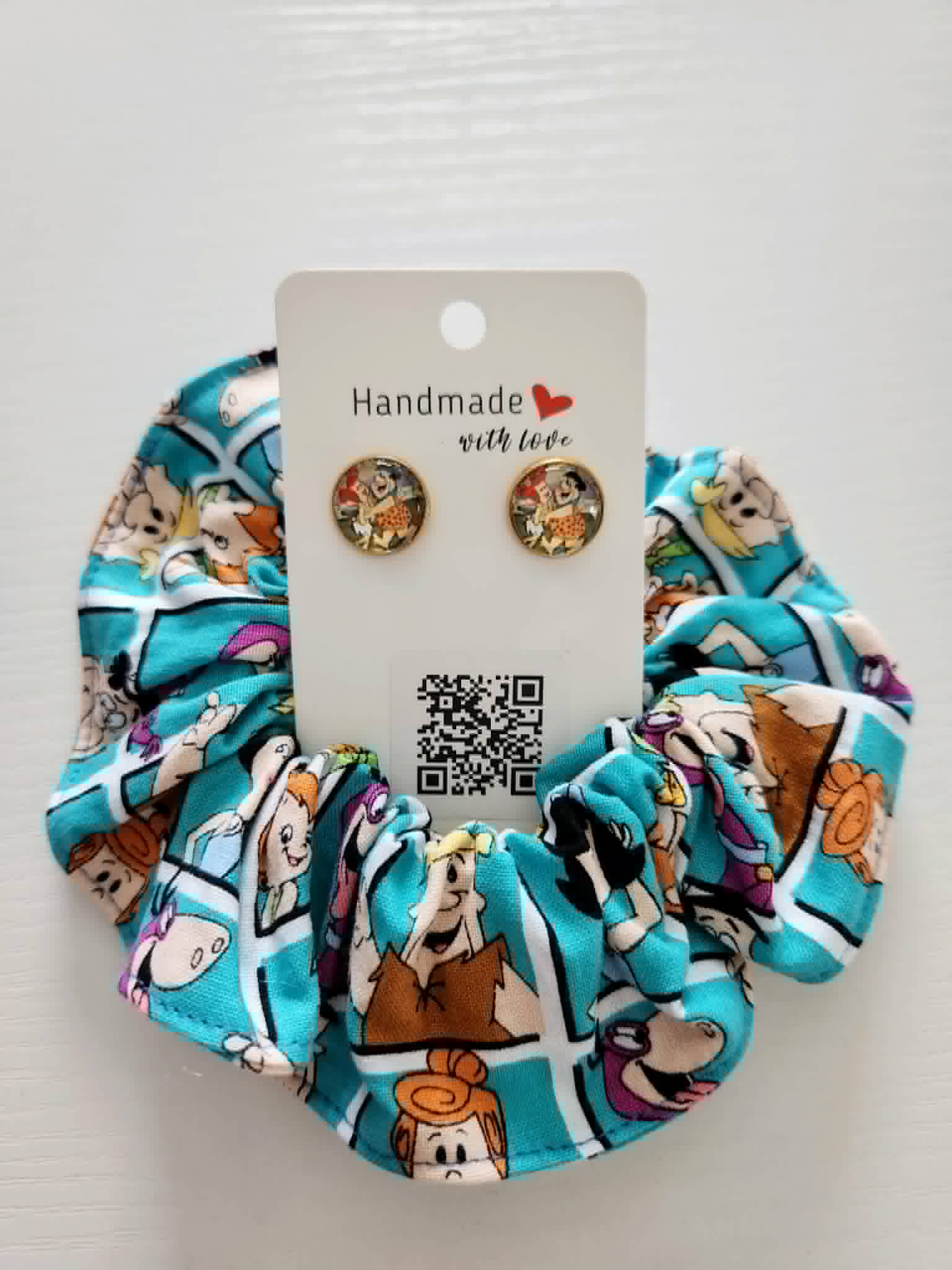 Ensemble chouchou et boucles d'oreilles *Neuf*
