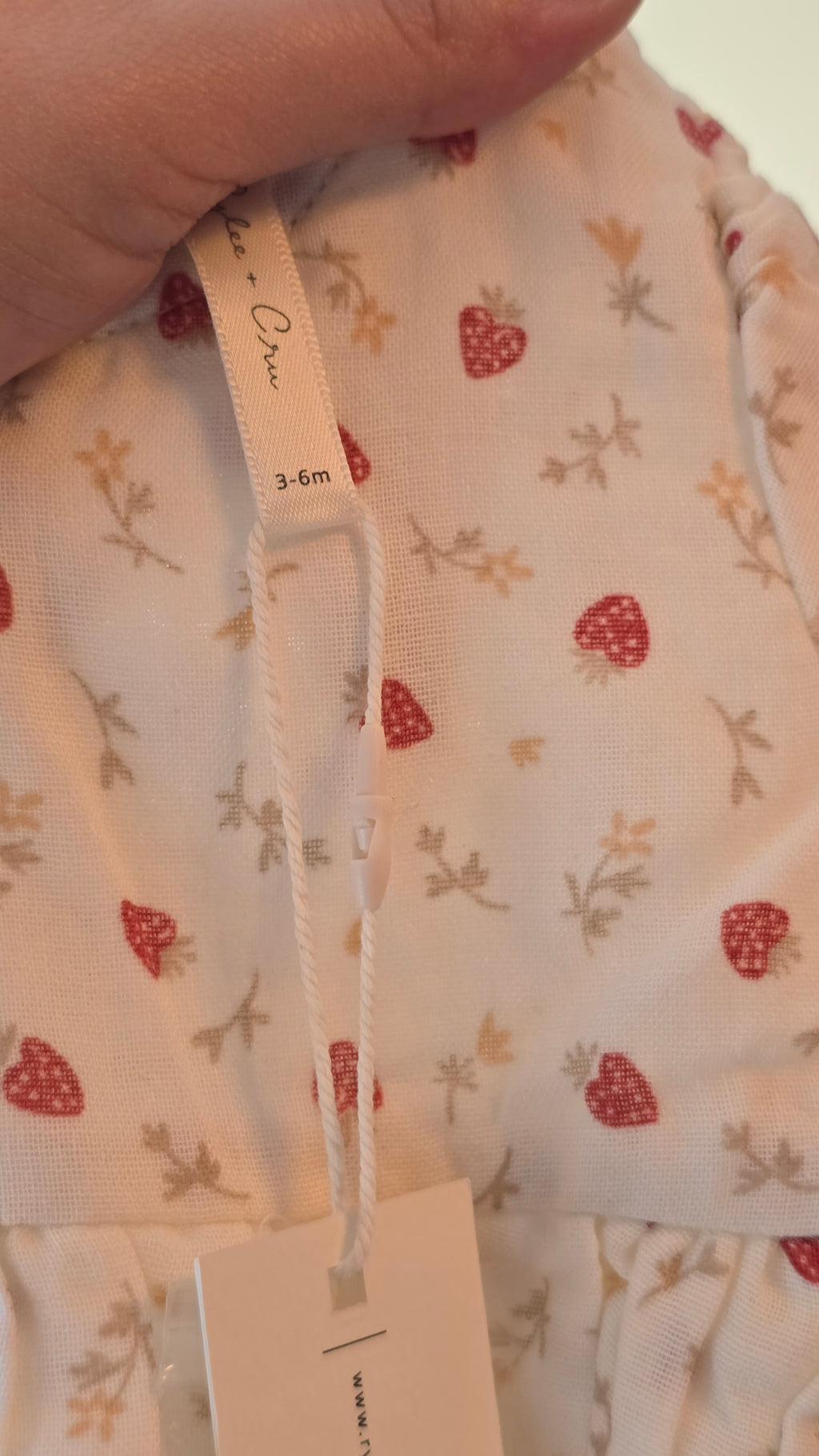Robe fraises neuve avec bloomer Rylee+Cru 3-6 mois