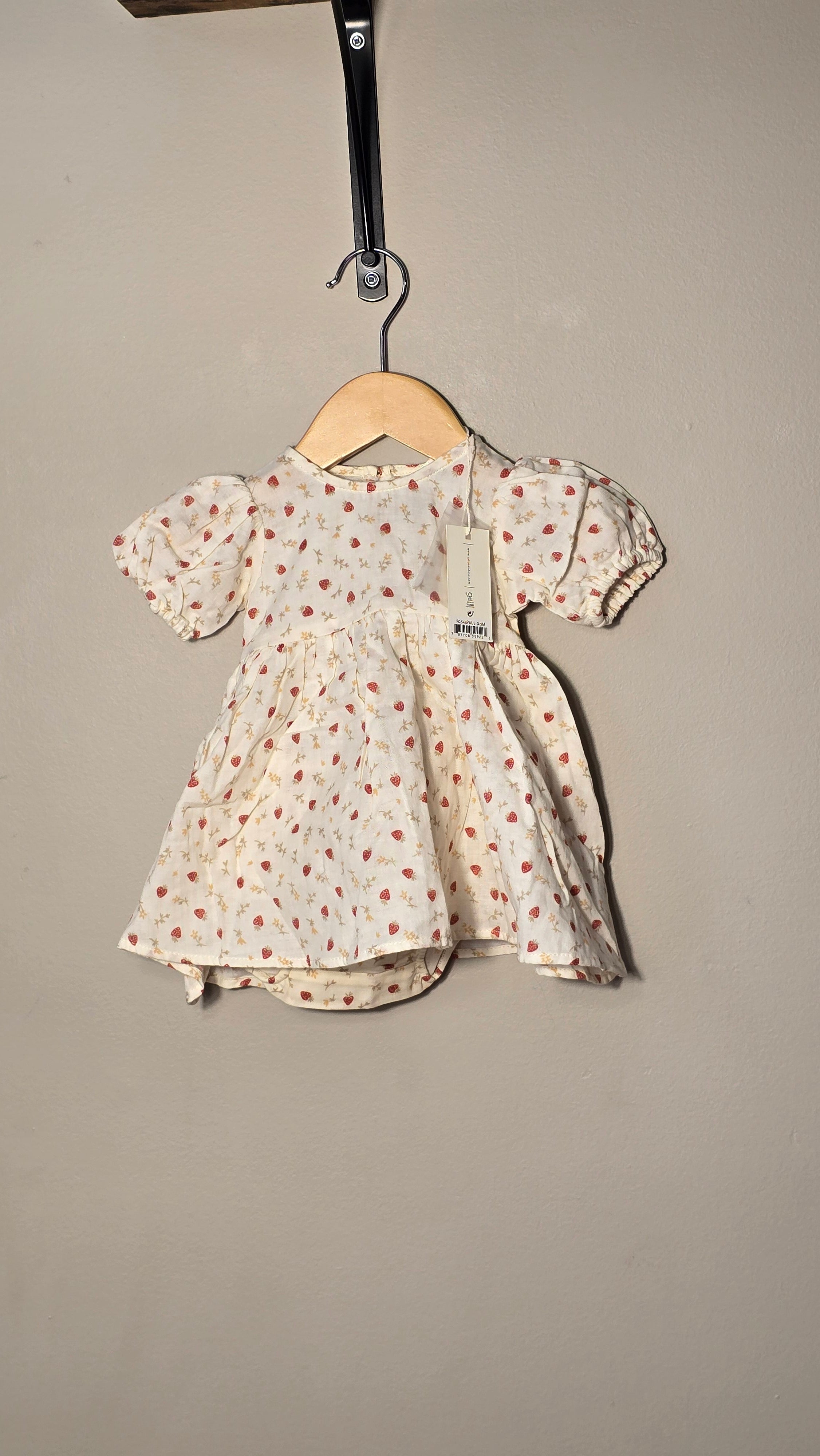 Robe fraises neuve avec bloomer Rylee+Cru 3-6 mois