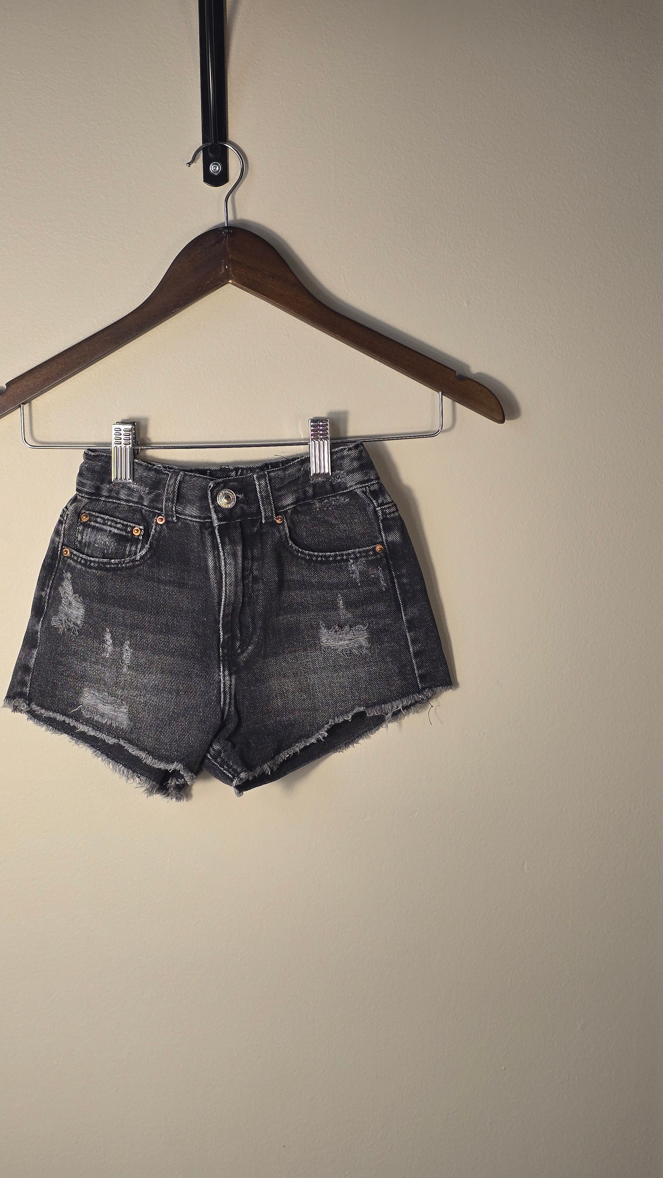 Short en jeans déchiré Zara 7 ans