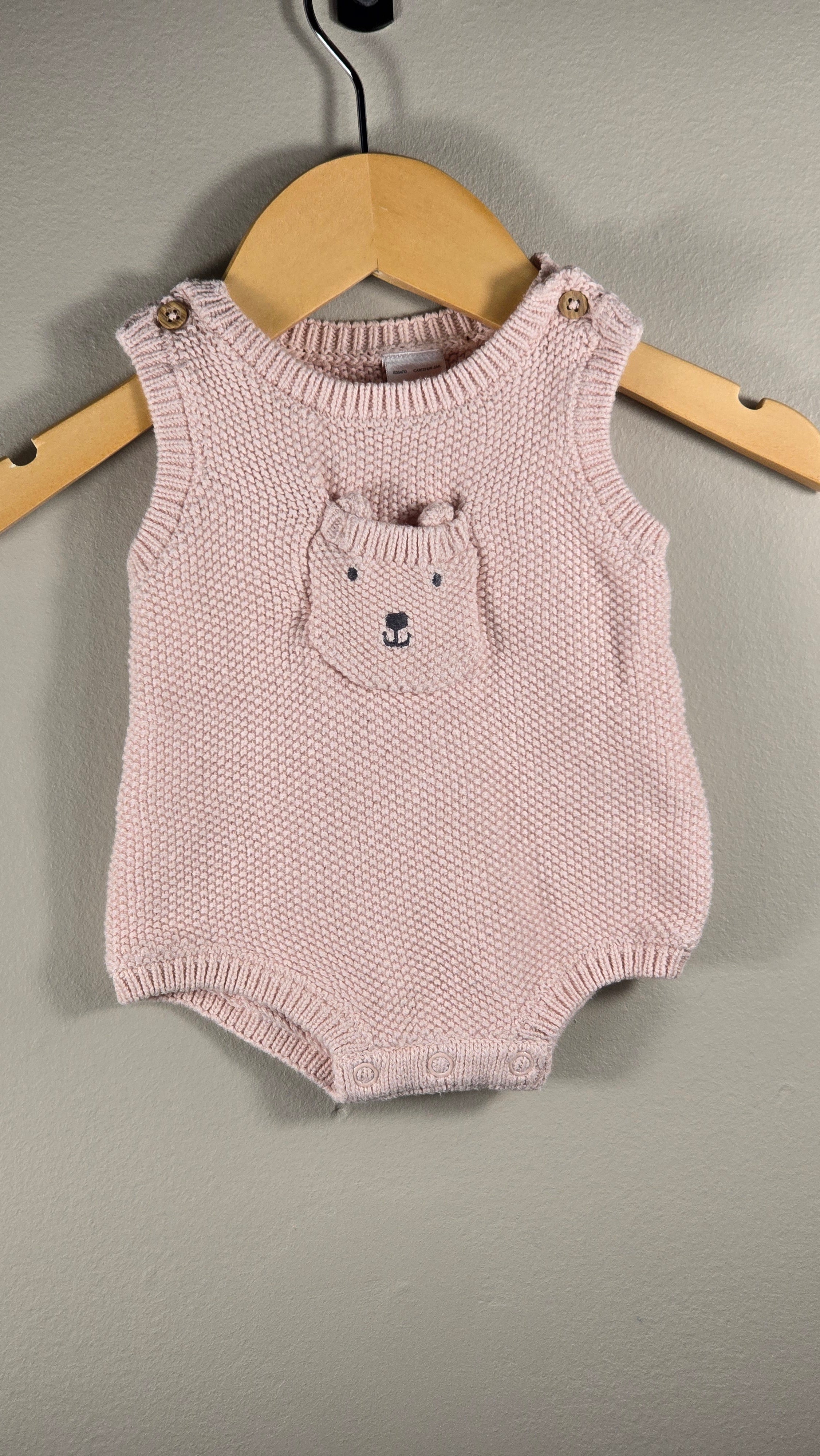 Barboteuse ballon crochetée avec poche ourson | Carter's | Nouveau-né
