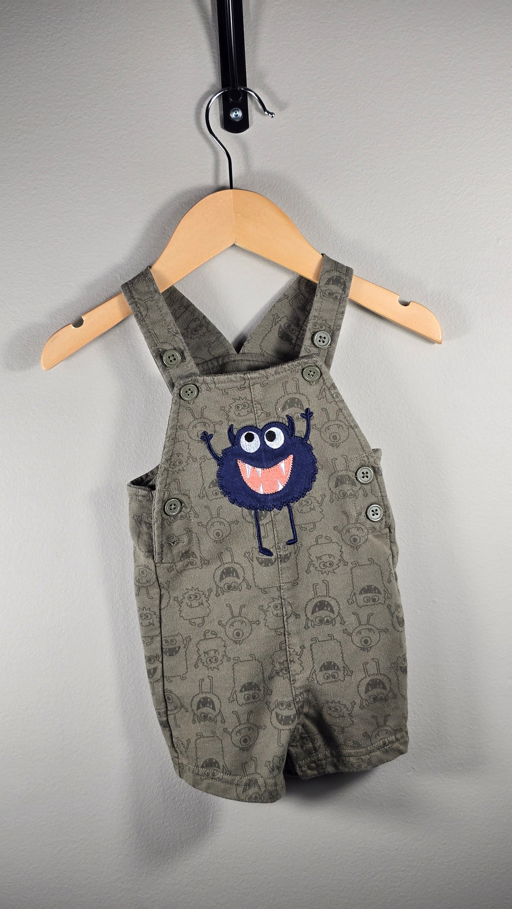 Salopette short petit monstre | Pekkle | 6 mois *manque un bouton sur le côté