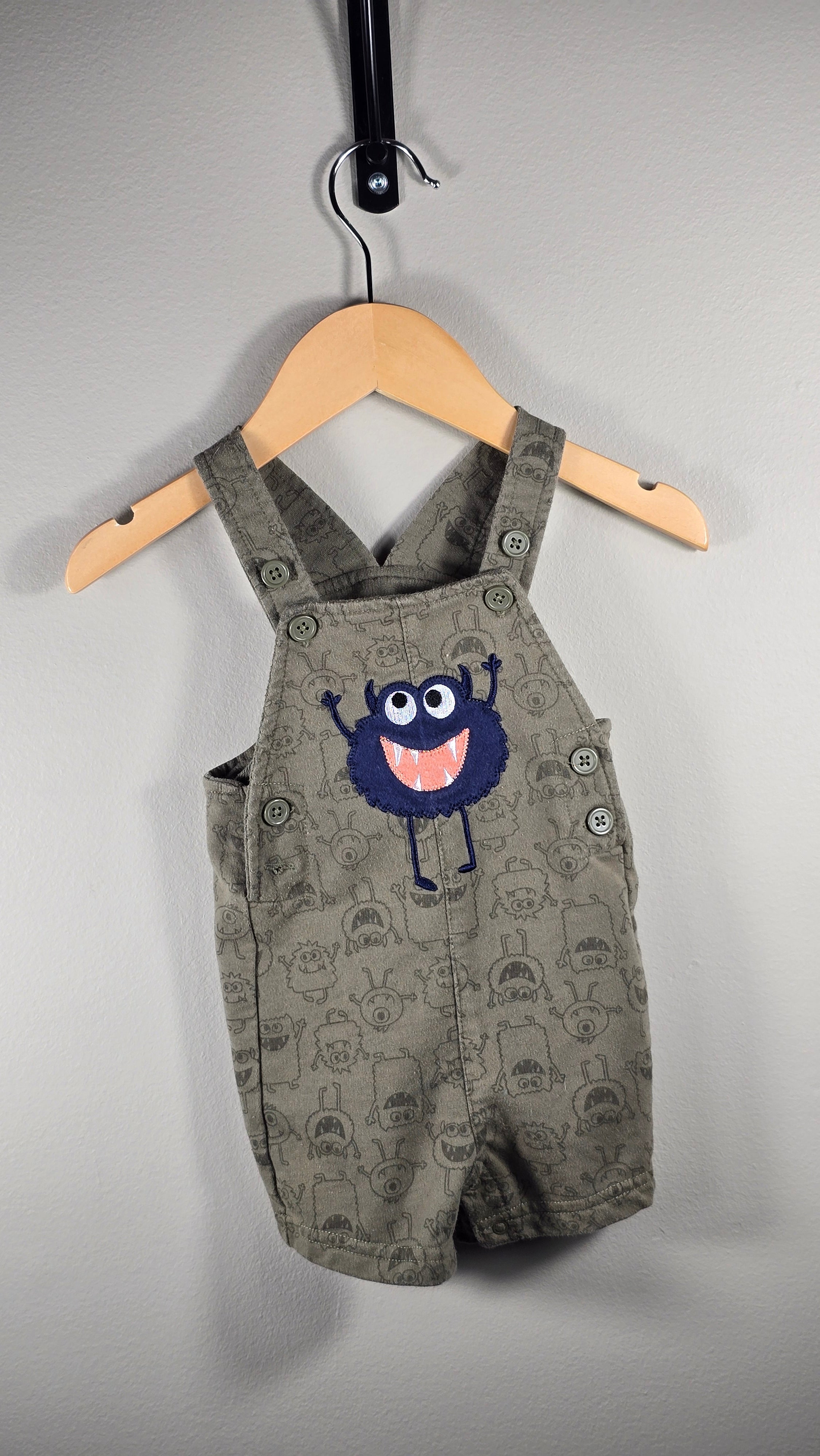 Salopette short petit monstre | Pekkle | 6 mois *manque un bouton sur le côté
