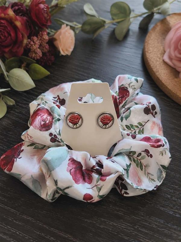 Ensemble chouchou et boucles d'oreilles | Roses | Neuf