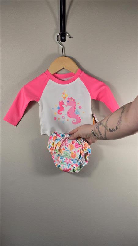Chandail et couche maillot de bain George 0-3 mois *Neuf
