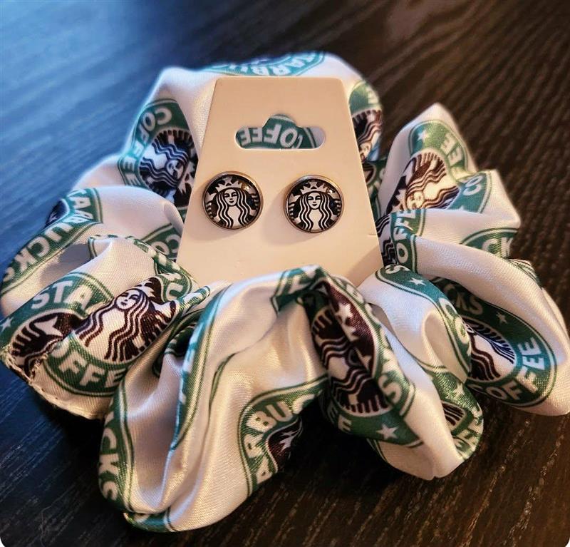 Ensemble chouchou et boucles d'oreilles | Starbucks | Neuf