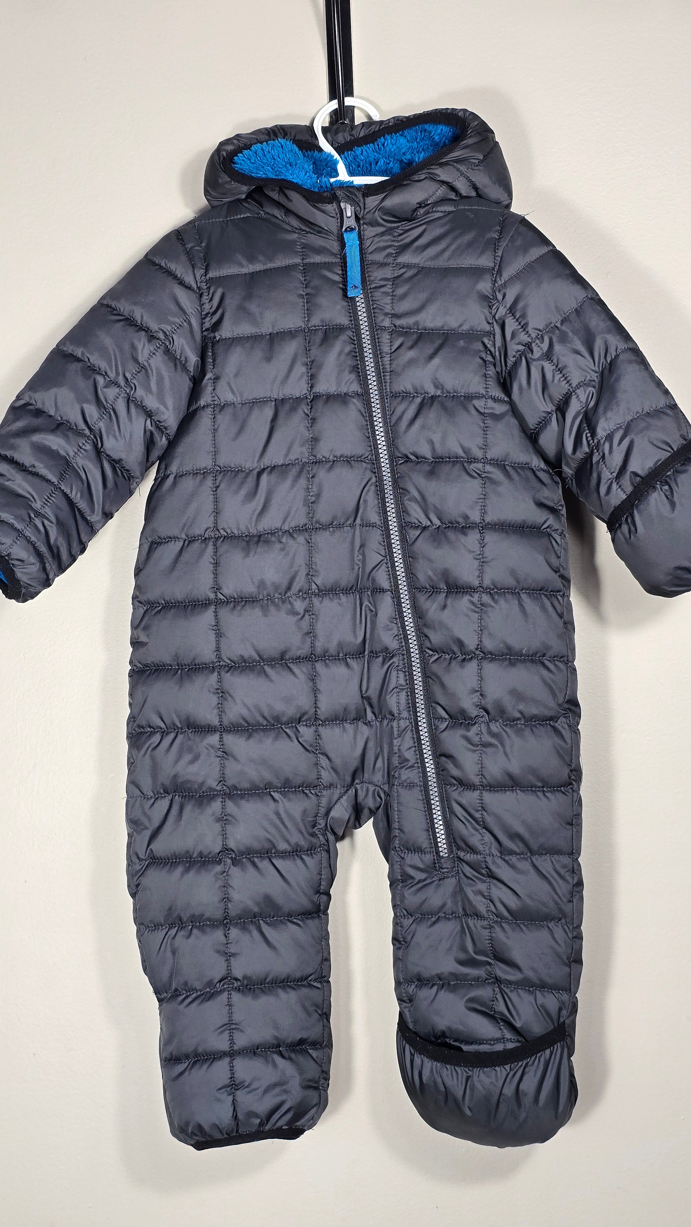 CONS JFR | Plush-Lined Snowsuit | Black Mountain | 12 Months *Fold-over cuffs and booties