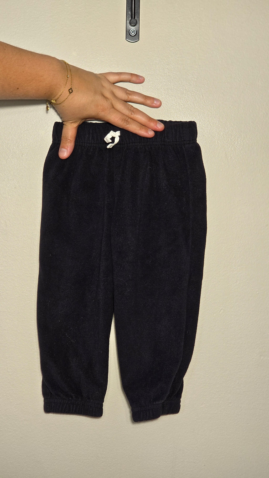 Lot garderie pour garçons | 18 mois *3 jeans, 4 pantalons, 1 chemise, 3 cache-couches et 6 chandails