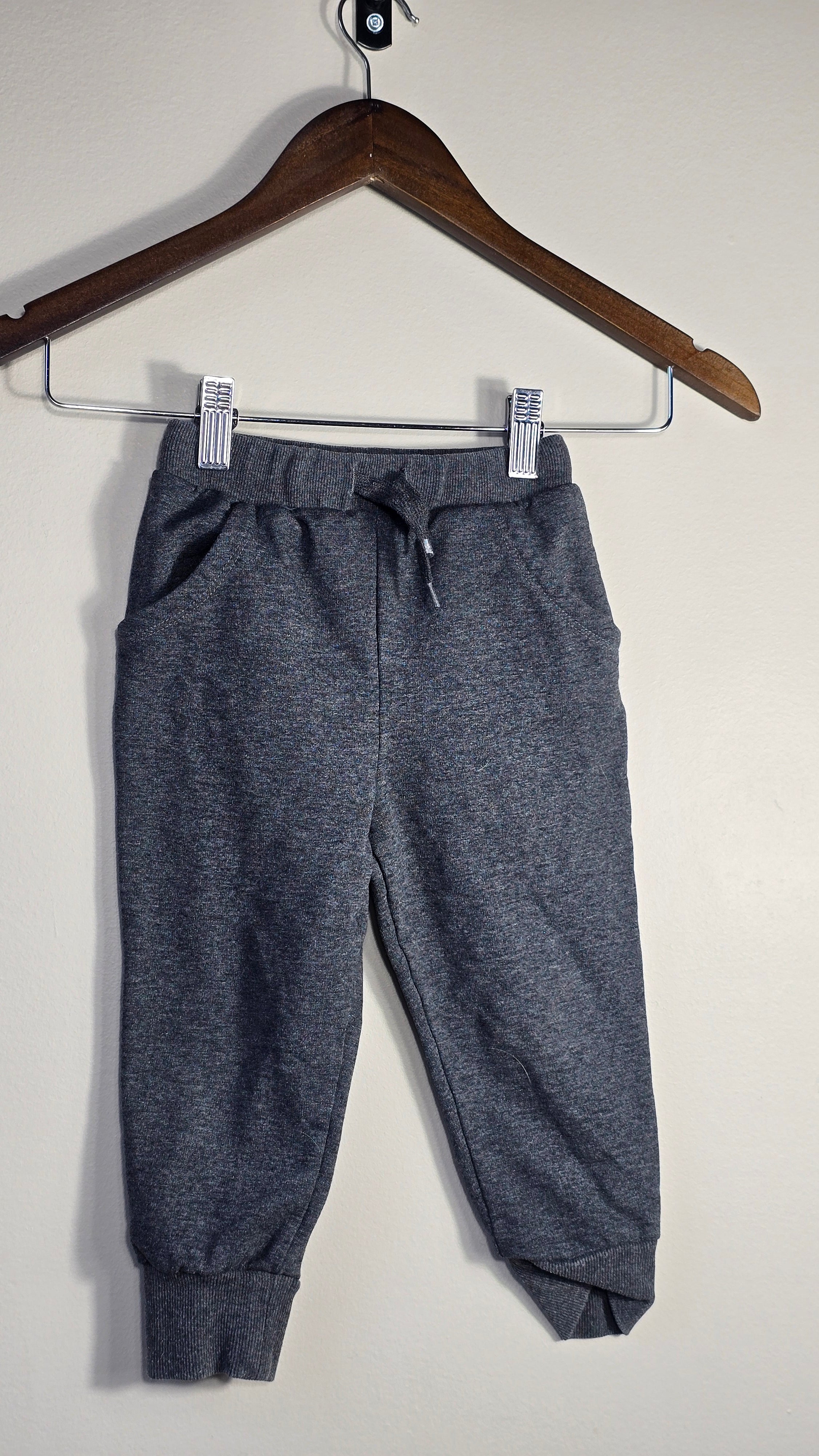 Jogger gris foncé | TAG | 2T
