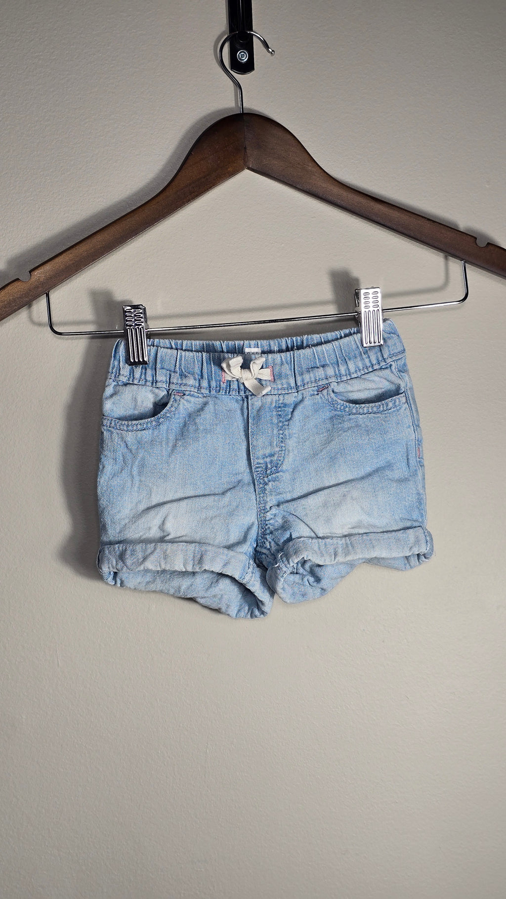 Short en jeans à taille élastique | Baby Gap | 2T *Minie tache pâle sur les fesses