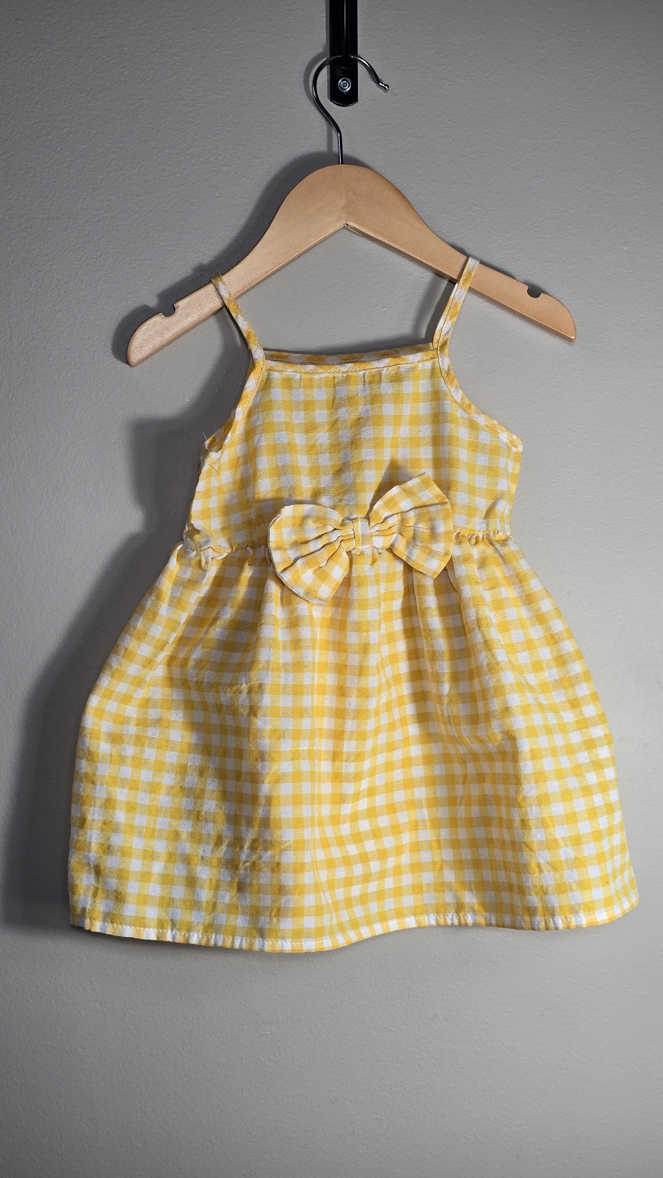 Robe à carreaux et boucle | Marque inconnue | estimée 12-18 mois *élastique à la taille