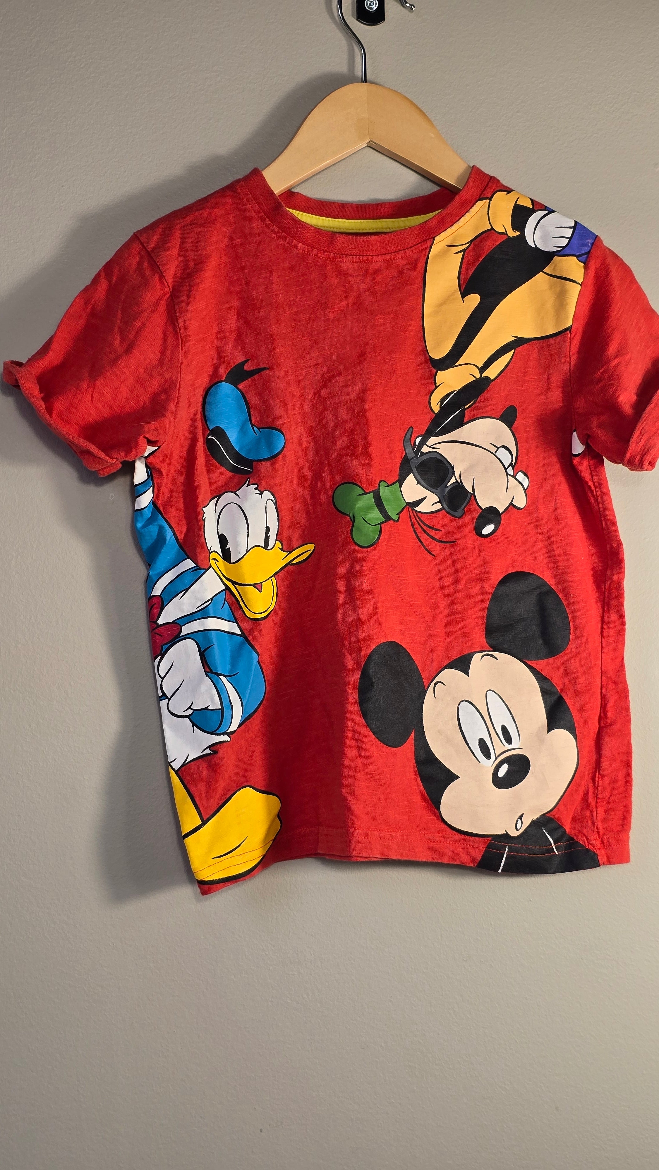 T-Shirt Mickey Mouse and friends | Disney | estimé 7-8 ans