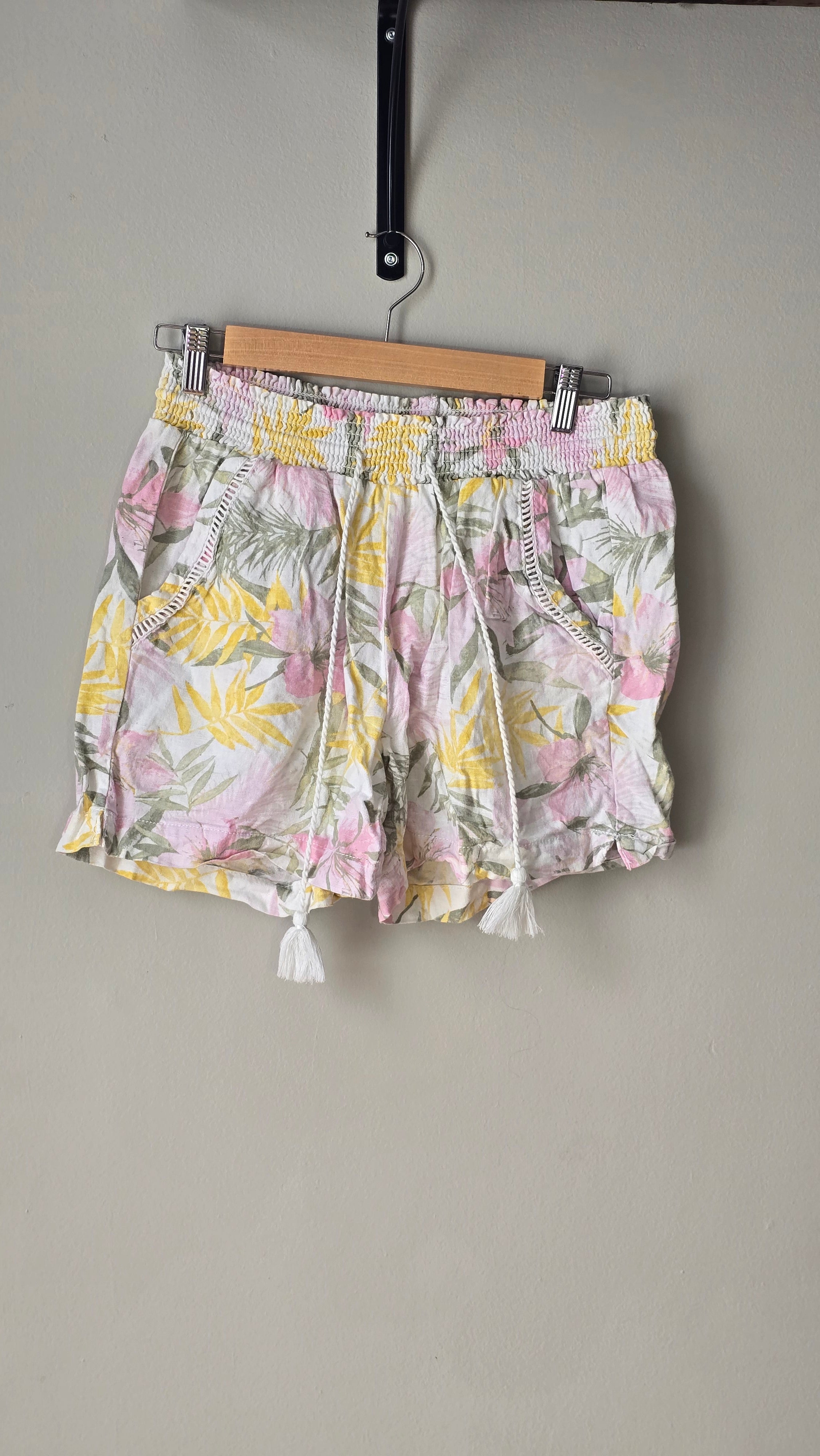 Short fleuri en lin Briggs New York (Costco) grandeur petit