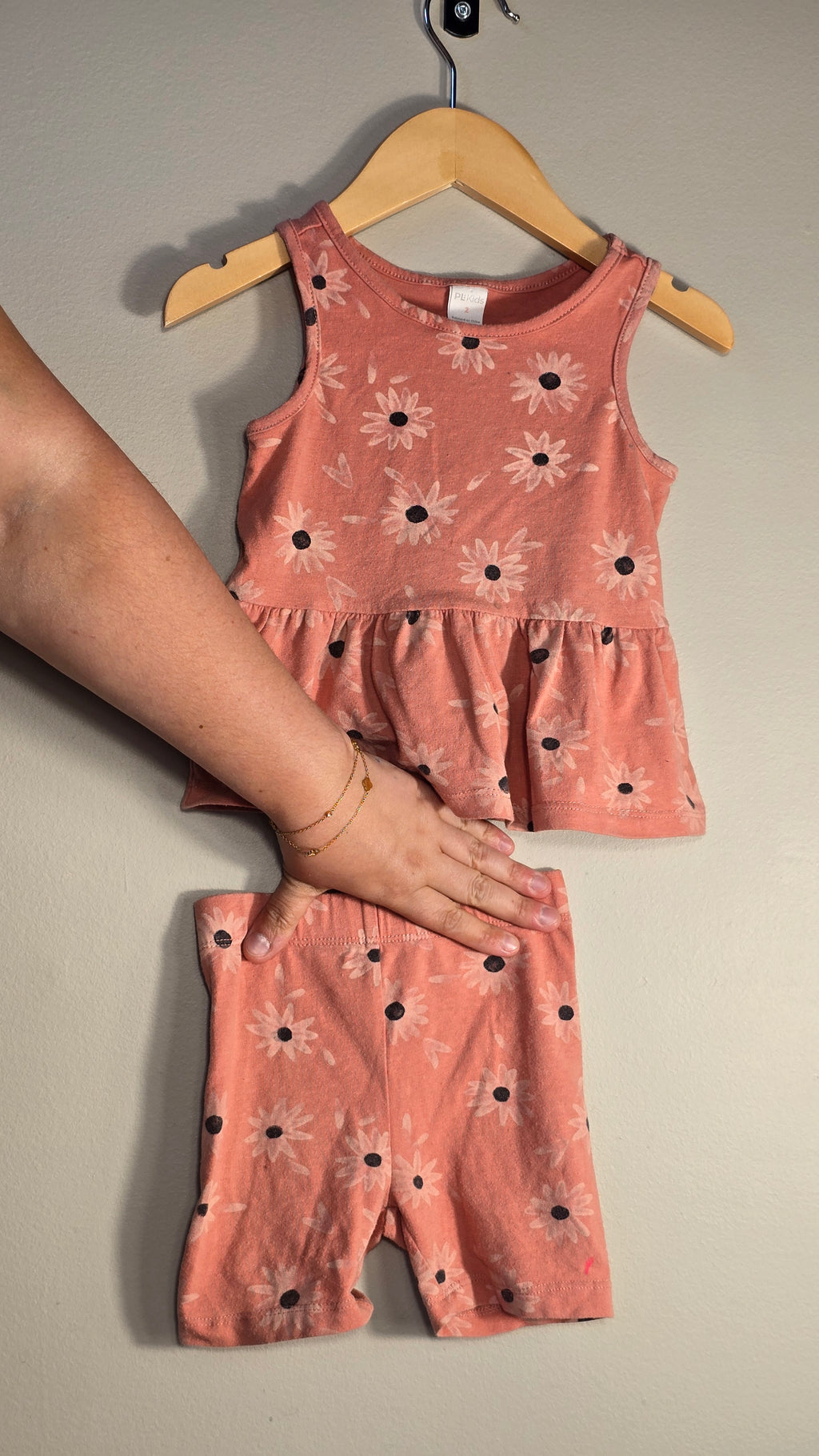 2-piece peplum camisole and biker shorts set | PL Kids | 2T *Sparkly with small stain