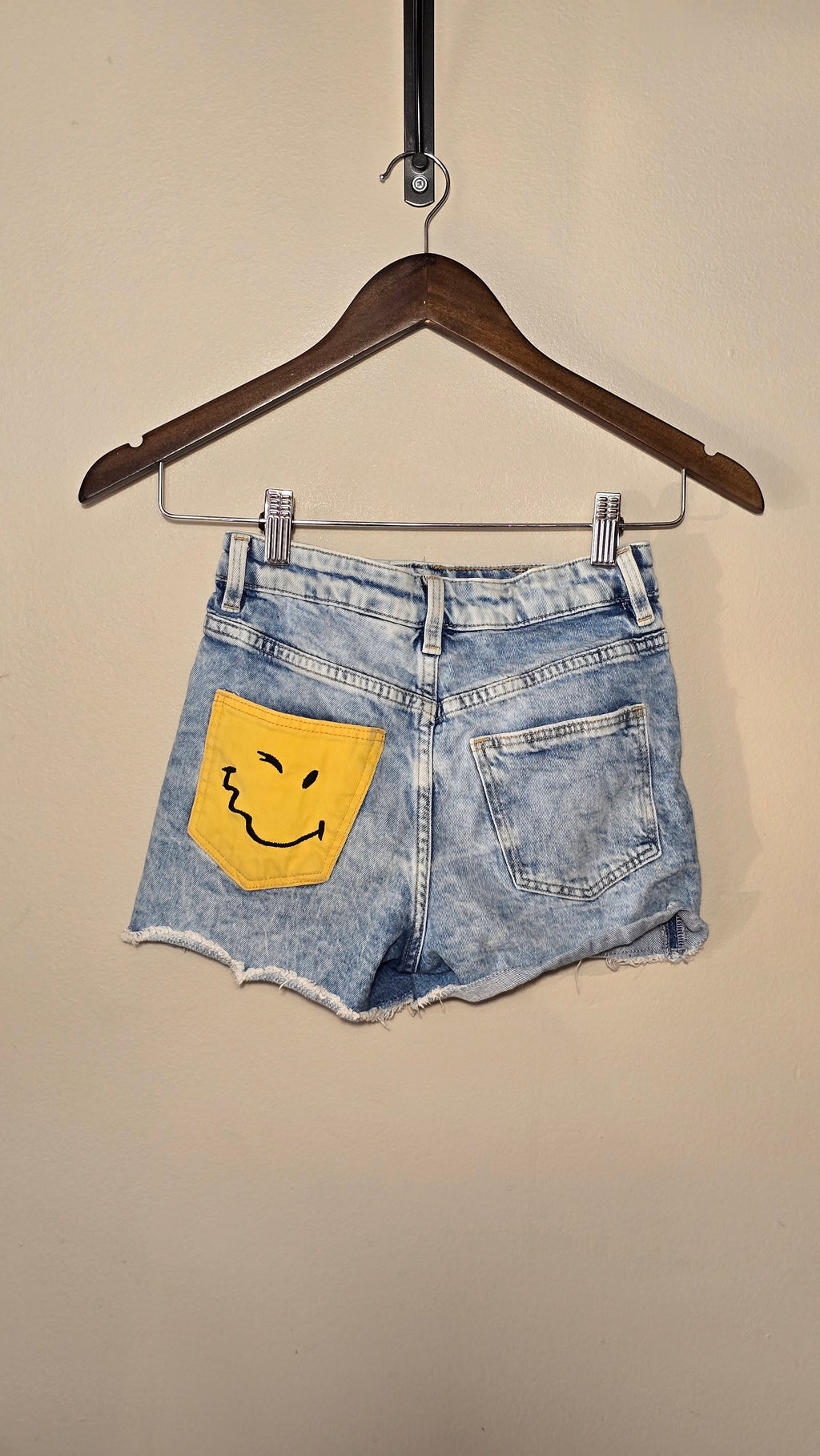 Short smiley world | H&M | 8-9 ans
