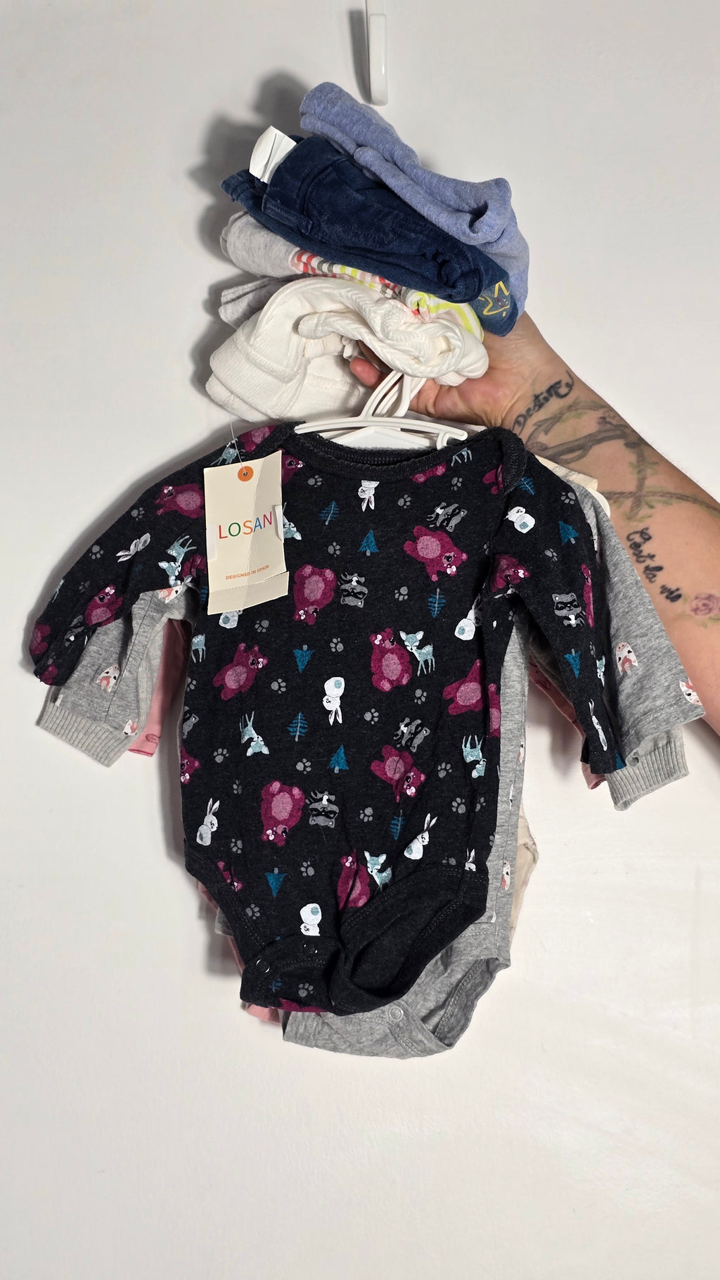 Petit lot (9 mcx) fille 3-6 mois | Baby Gap, Baby Bundles, Carter's, Losan, George, Gagou Tagou