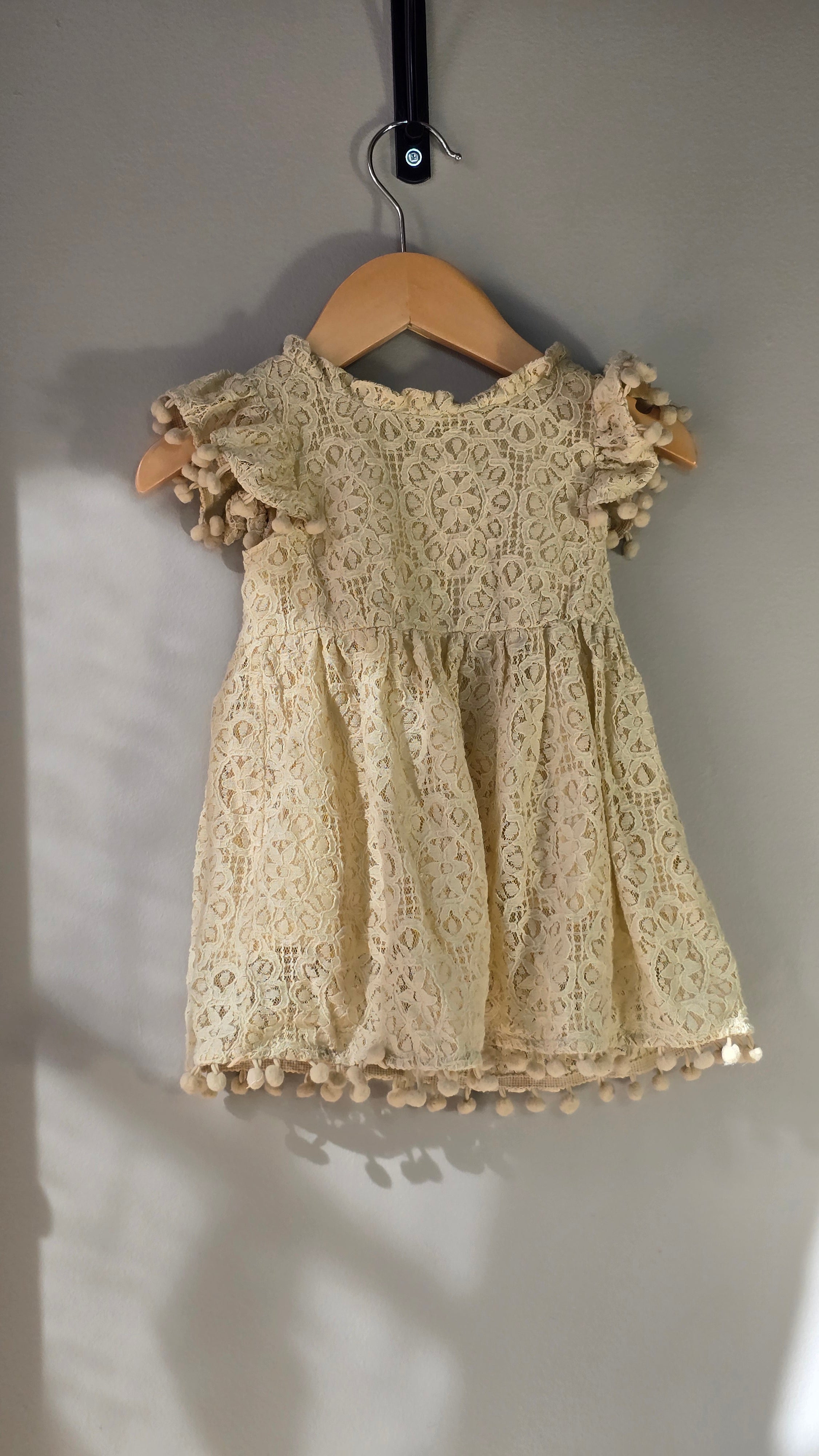 Robe en dentelle à pompons | Marque inconnue | 80 (9-12 mois)