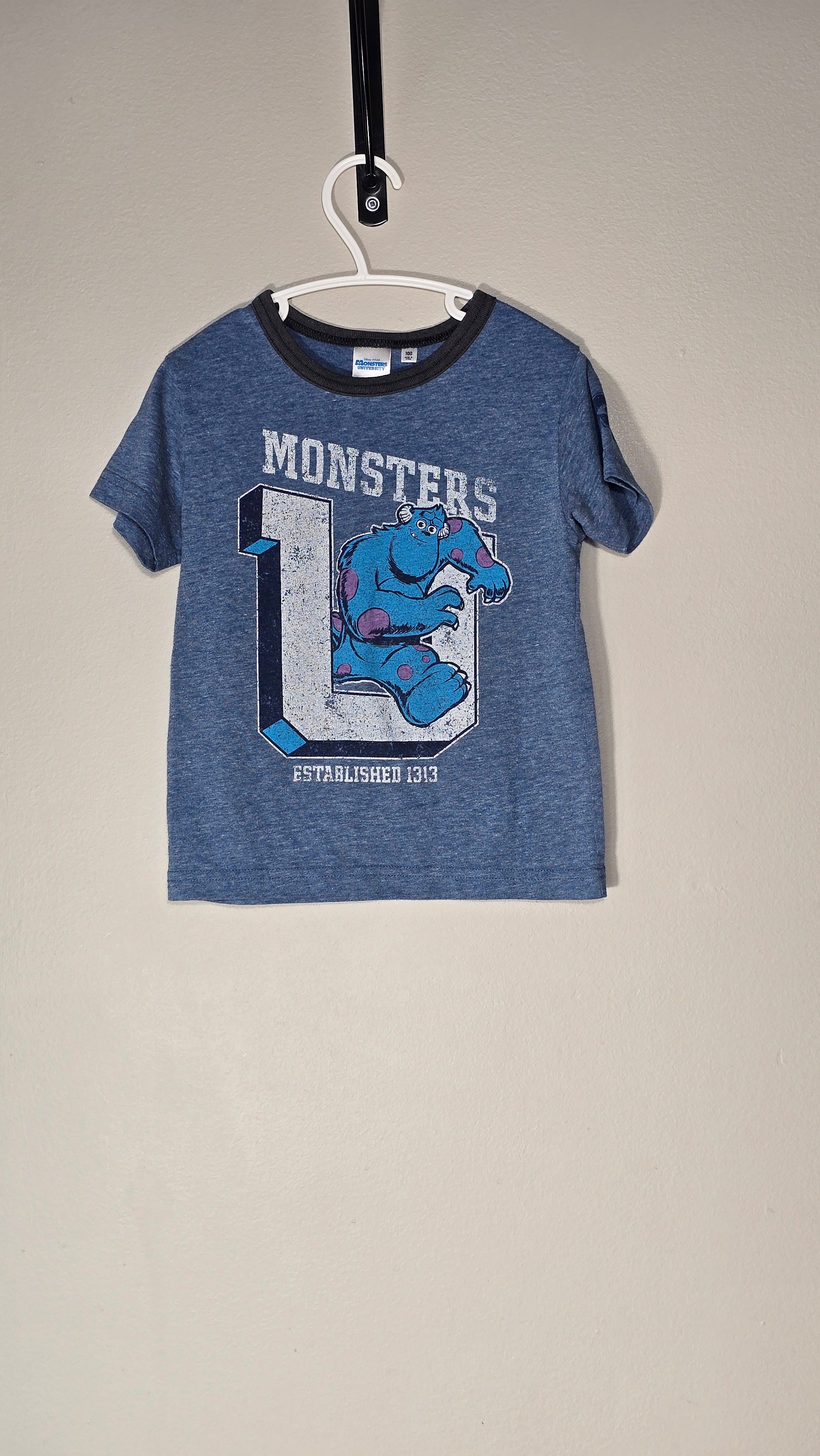 Monsters University T-shirt | Disney Pixar | Size 100 (approx. 4Y) *Fuzzy, cracked design