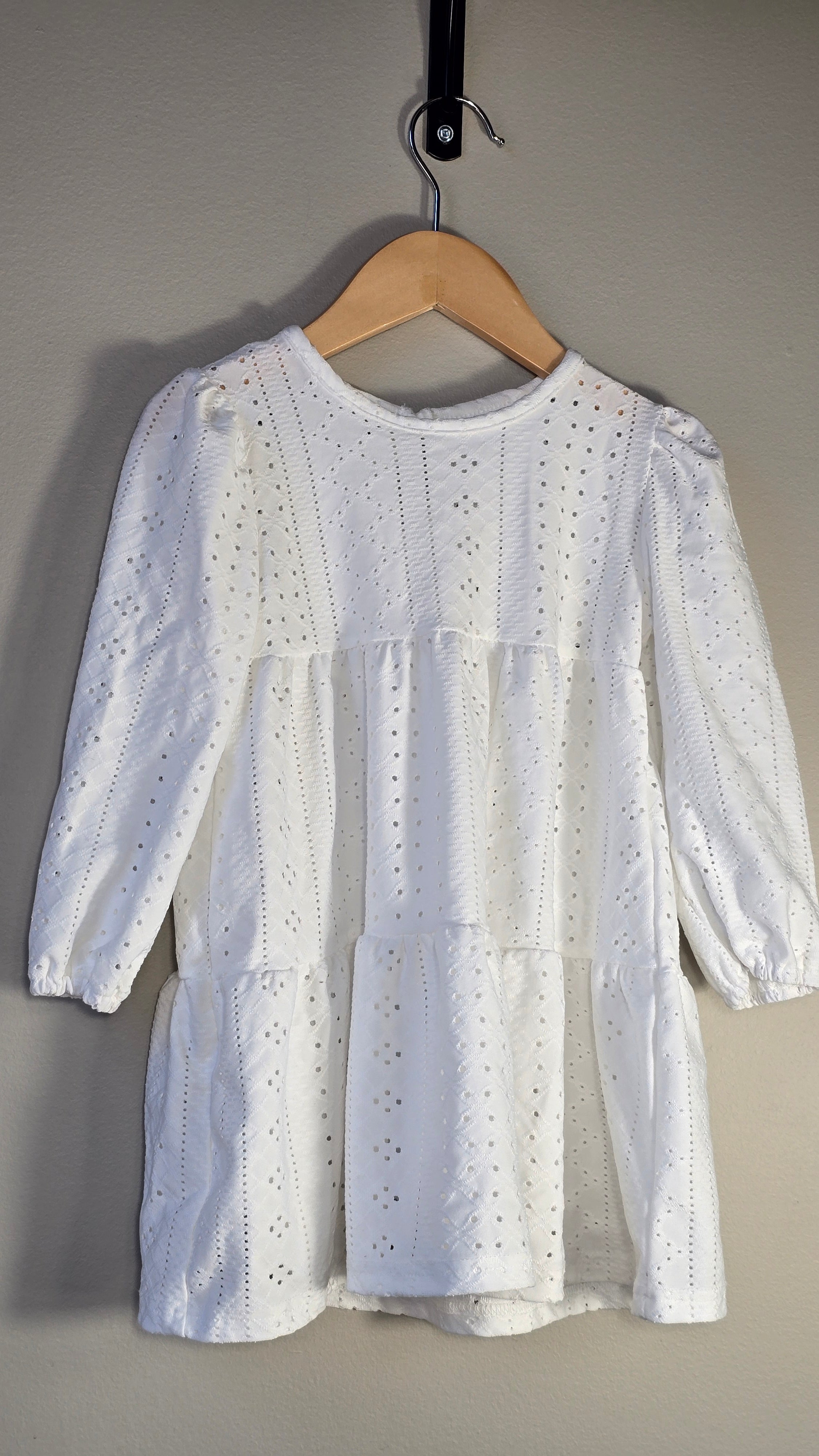 Eyelet dress | Unknown brand | 2-3 years *New condition