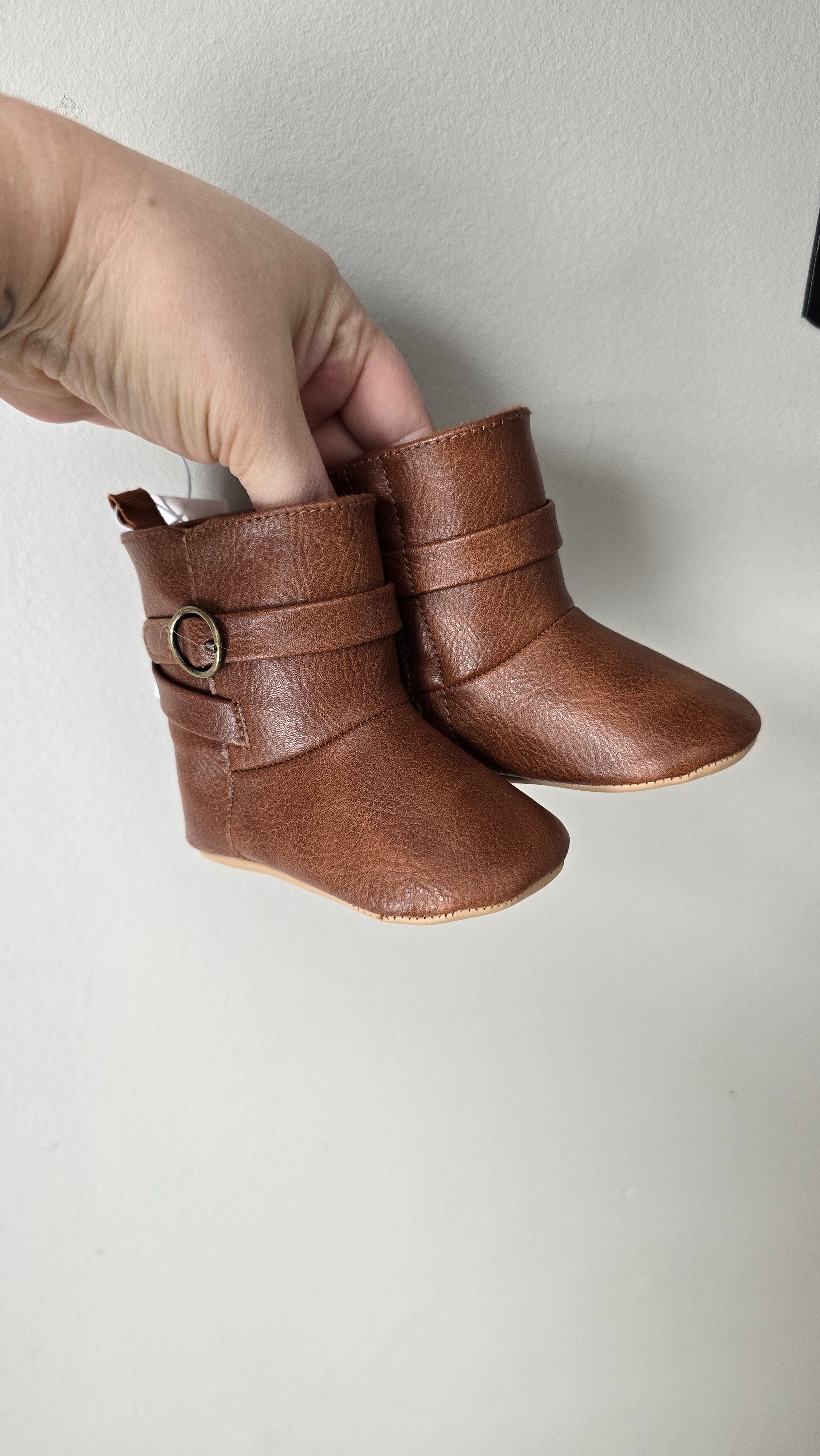 Bottines neuves Old Navy 3-6 mois