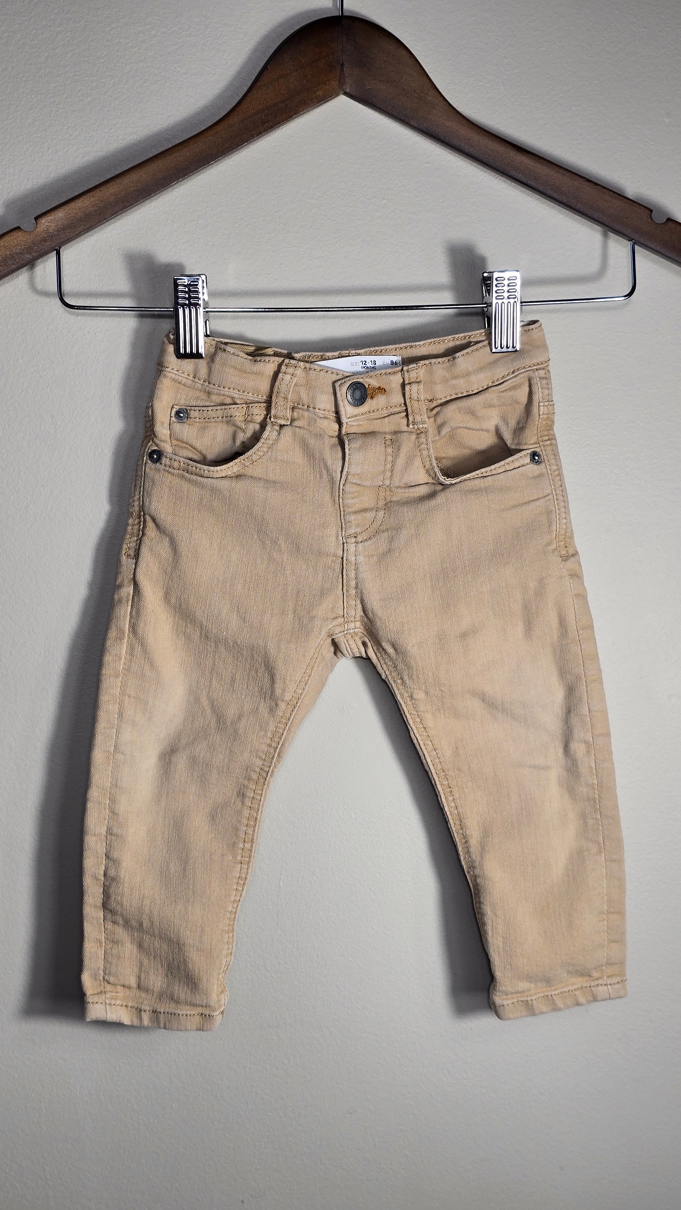 Jeans beige | Zara | 12-18 mois *Un peu pâli aux genoux
