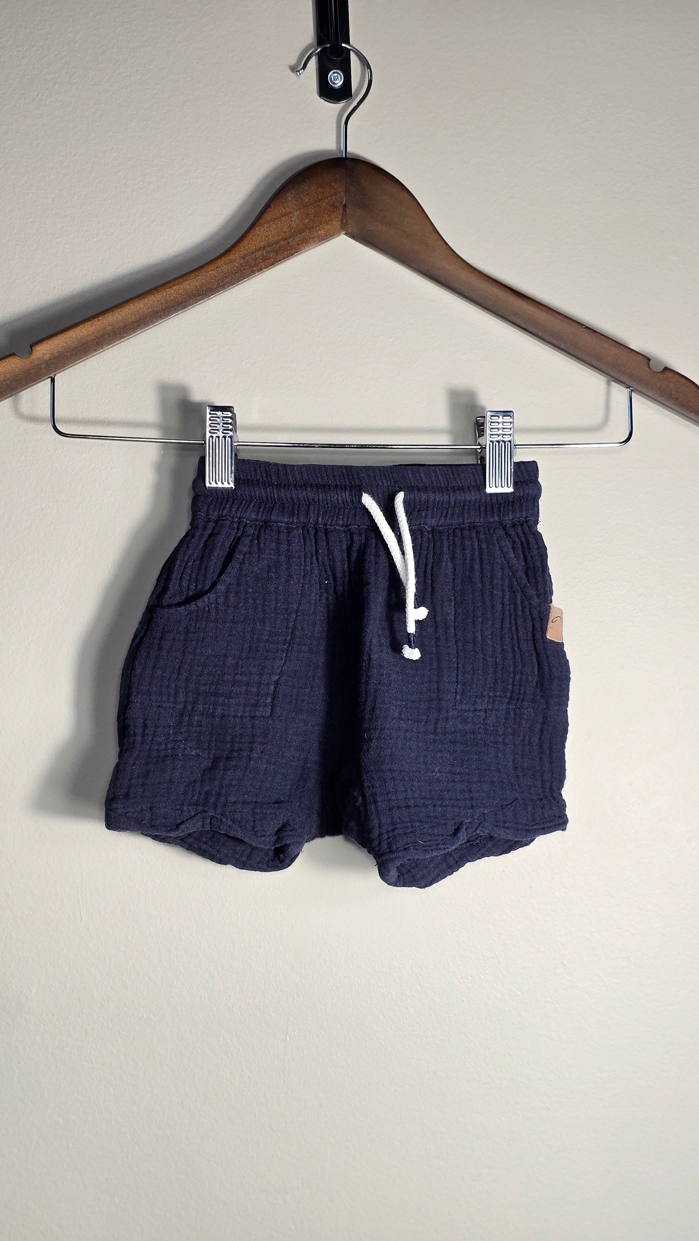 Lot de 2 shorts | Carter's (vert) et Blumind (marine) | 12 mois