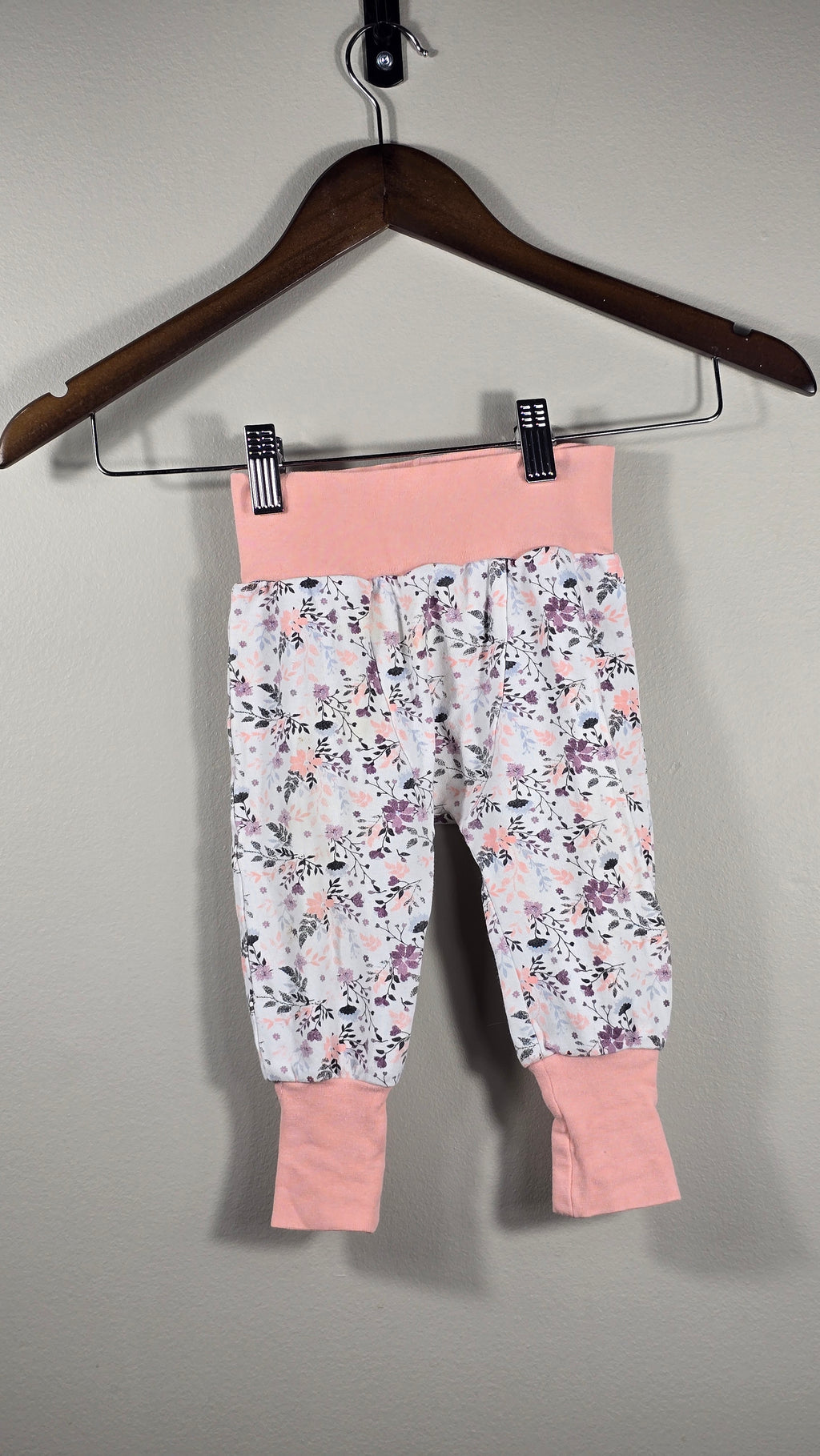 Lot de 2 pantalons fleuris | Laura Ashley baby et Trois Moutons | 12 mois