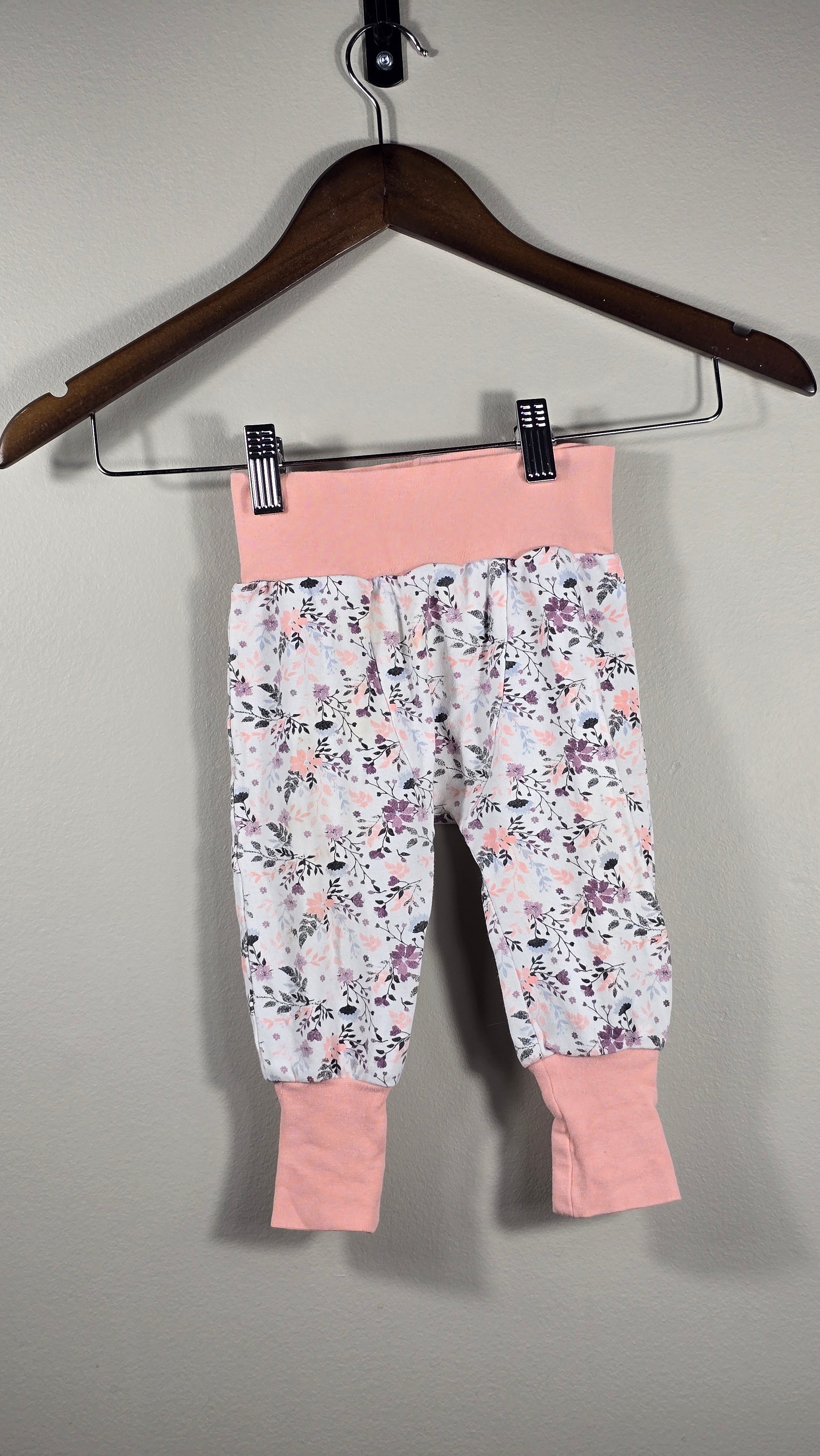 Lot de 2 pantalons fleuris | Laura Ashley baby et Trois Moutons | 12 mois