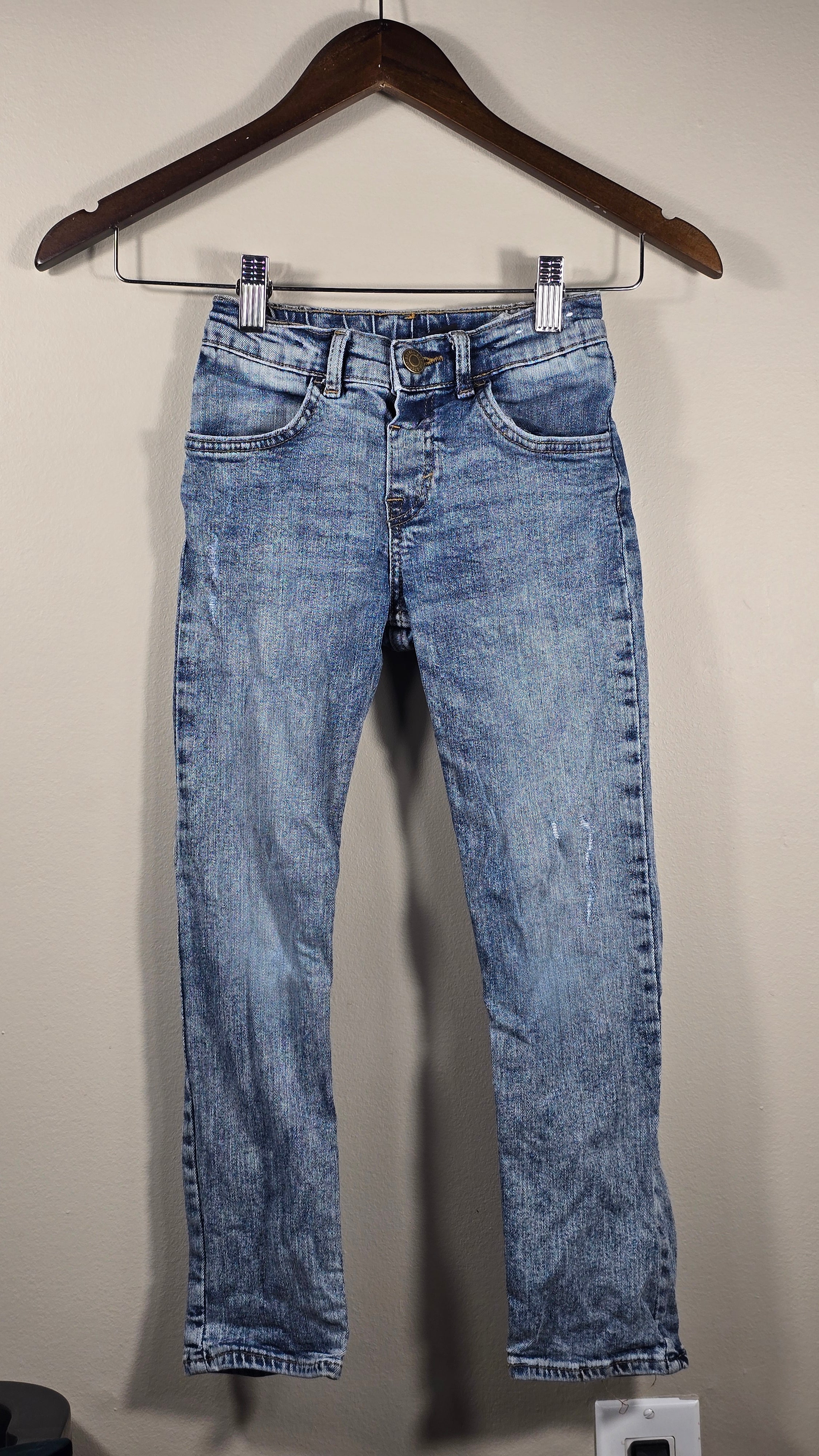 Jeans effet usé | H&M | 6-7 ans *Genoux un peu usés