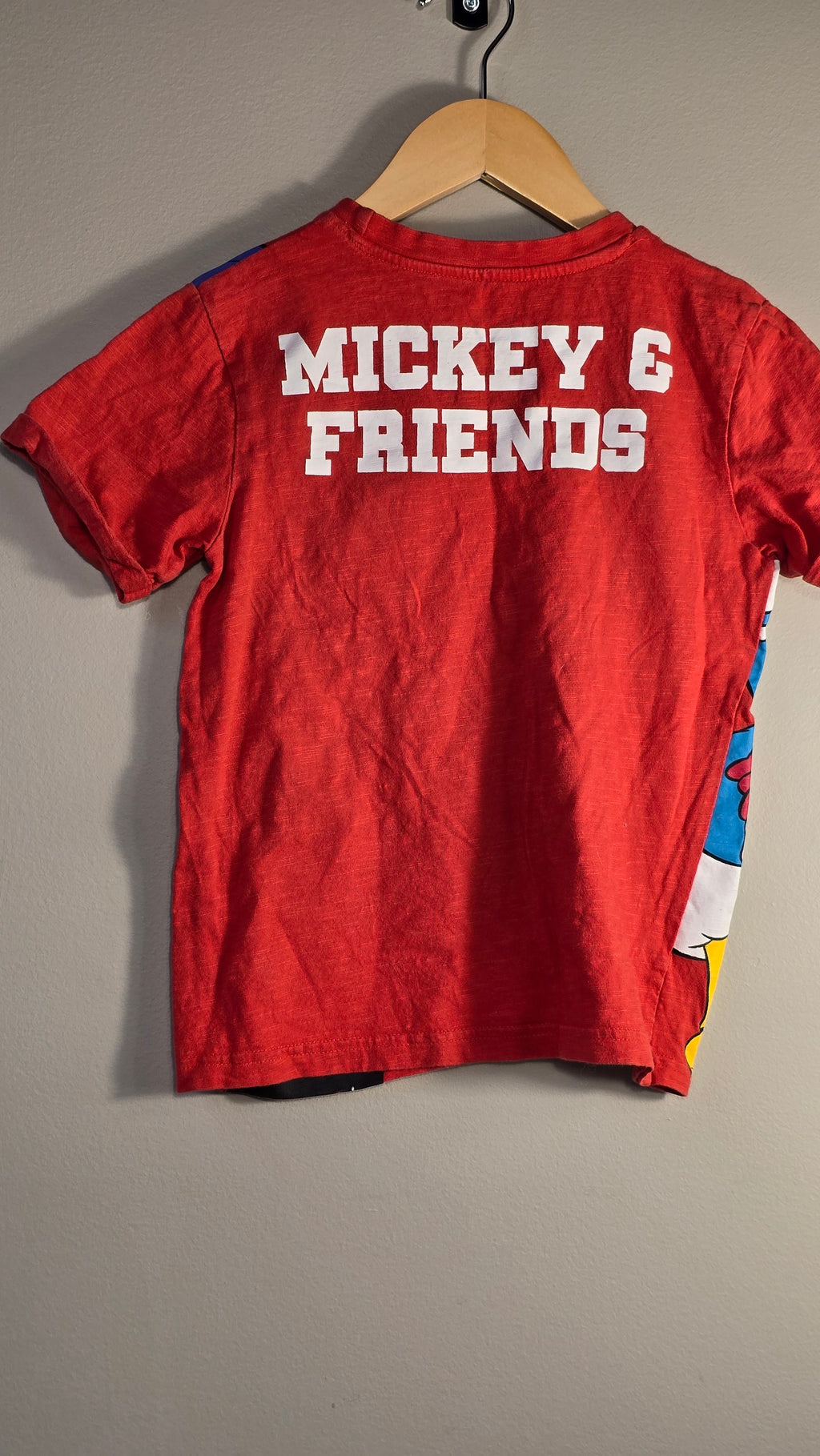 T-Shirt Mickey Mouse and friends | Disney | estimé 7-8 ans