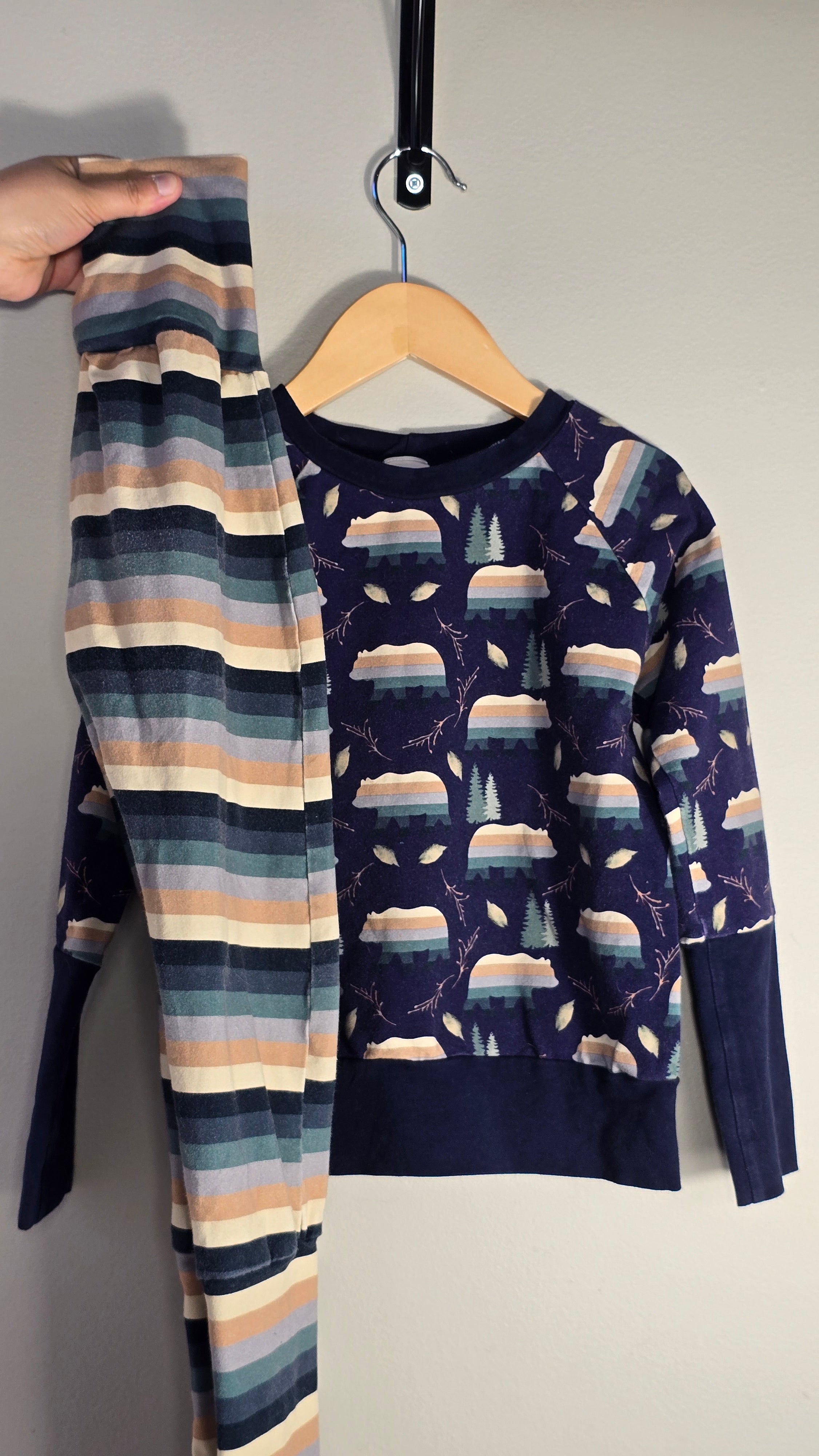 Pyjama évolutif ours ligné | Liddle cardinal (confection Canadienne) | 3-6T *Légers signes d'usure