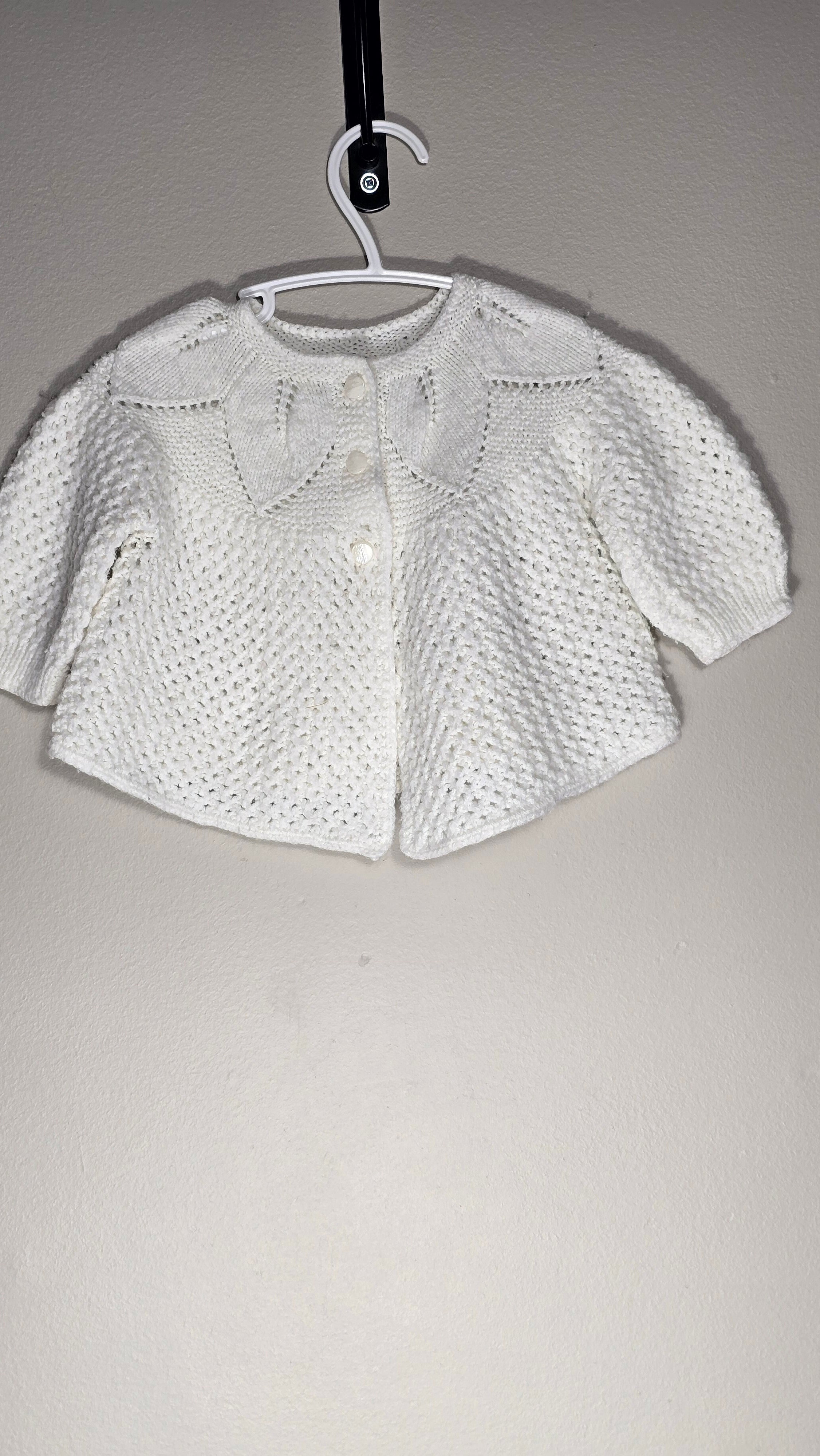 Cardigan en laine | Fait main | Estimé 6-9 mois