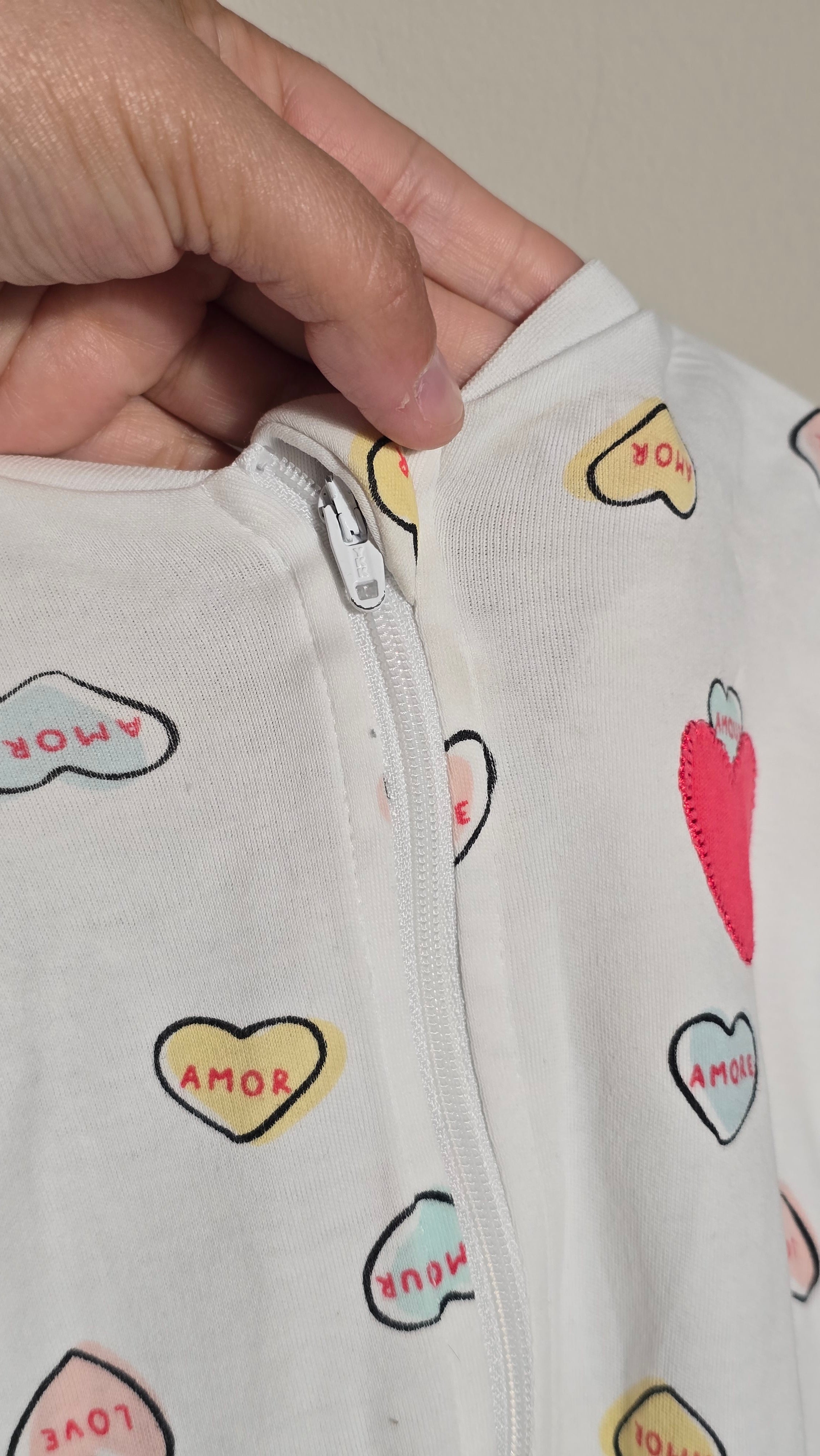 Pyjama coeurs bonbons | Pekkle | 6 mois *Petite tache au col