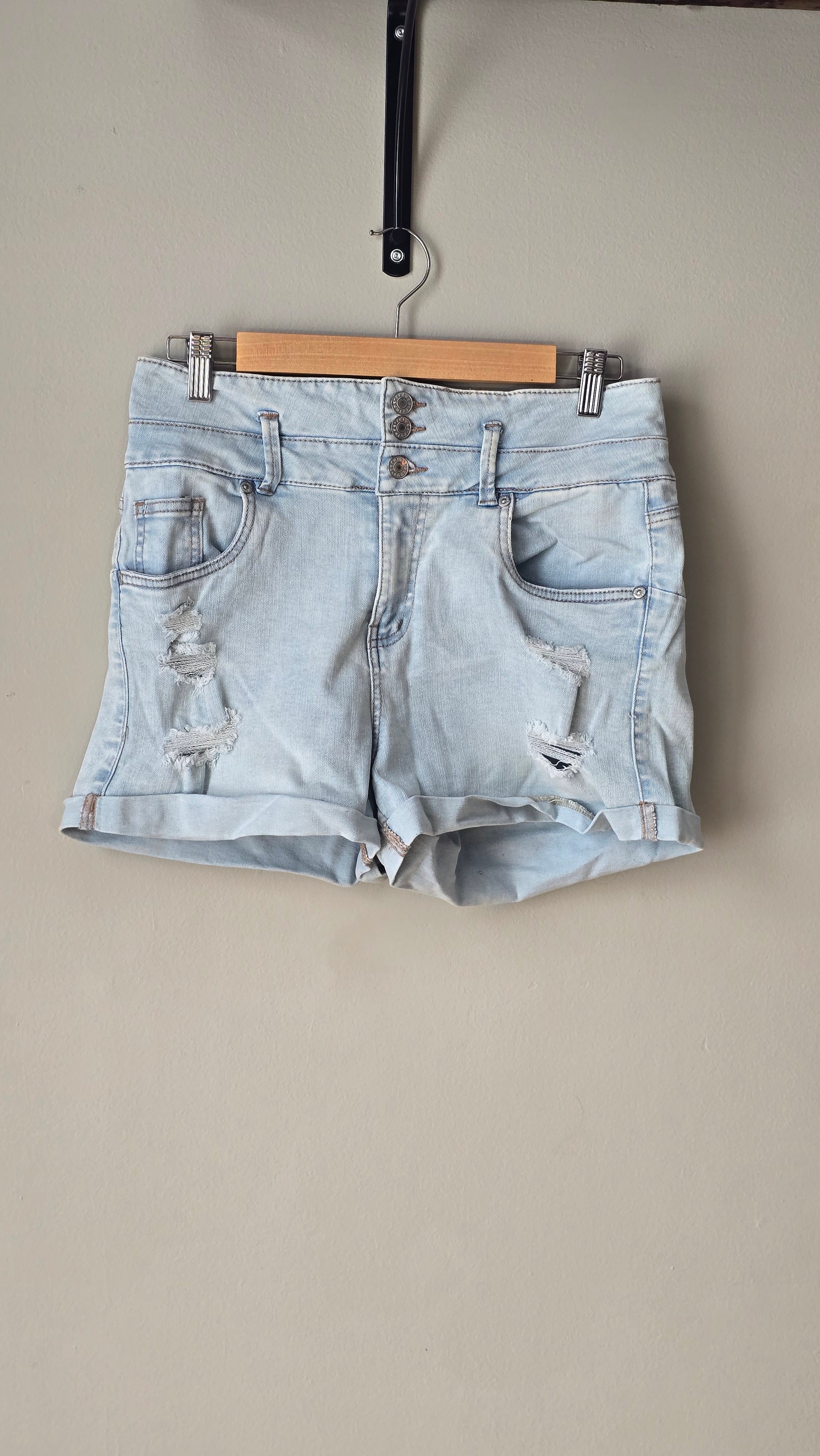Short en jeans déchiré Urban Planet grandeur 7