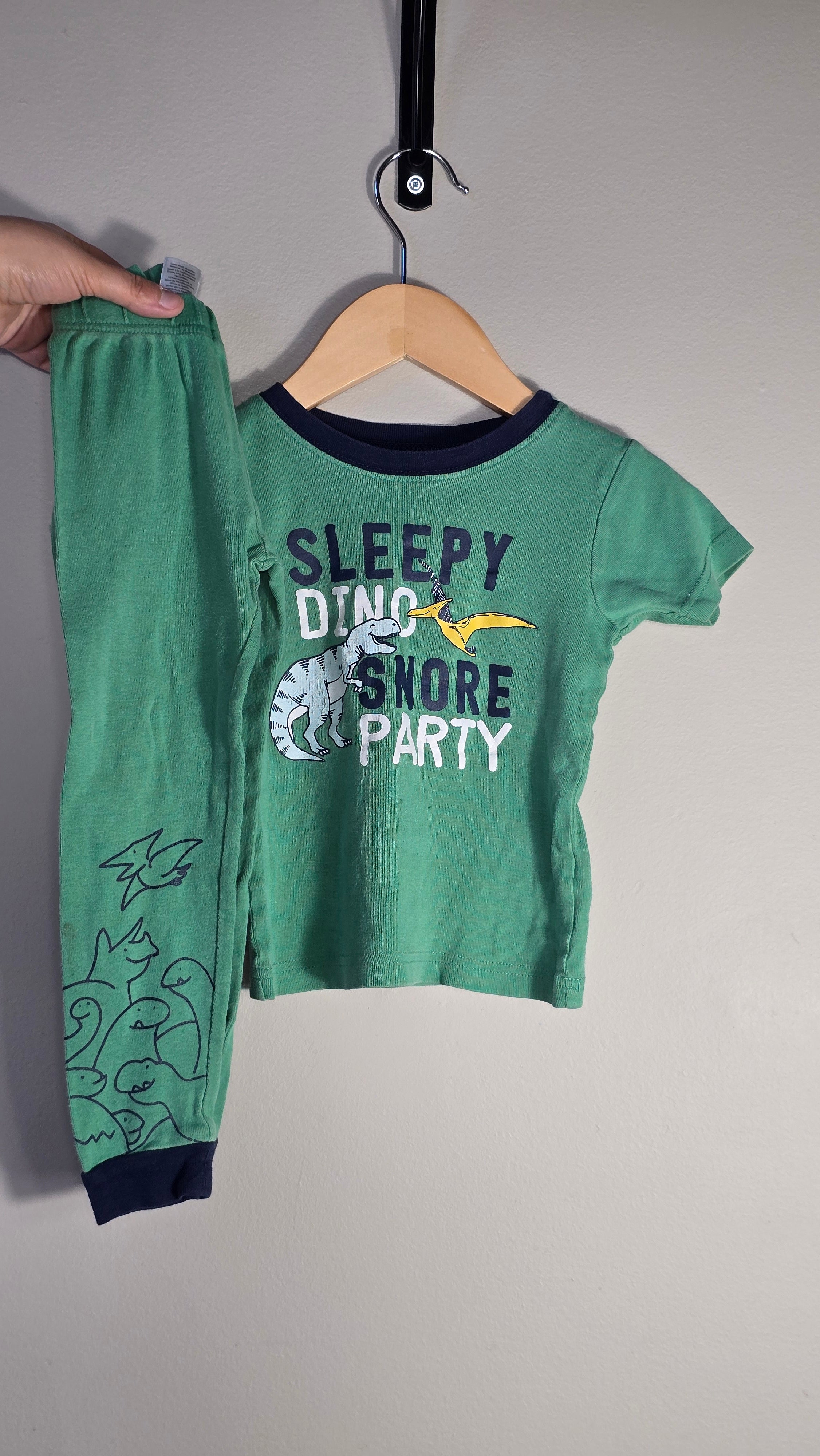 Pyjama dinosaure | Carter's | 3T *Dessin un peu craqué, petite tache