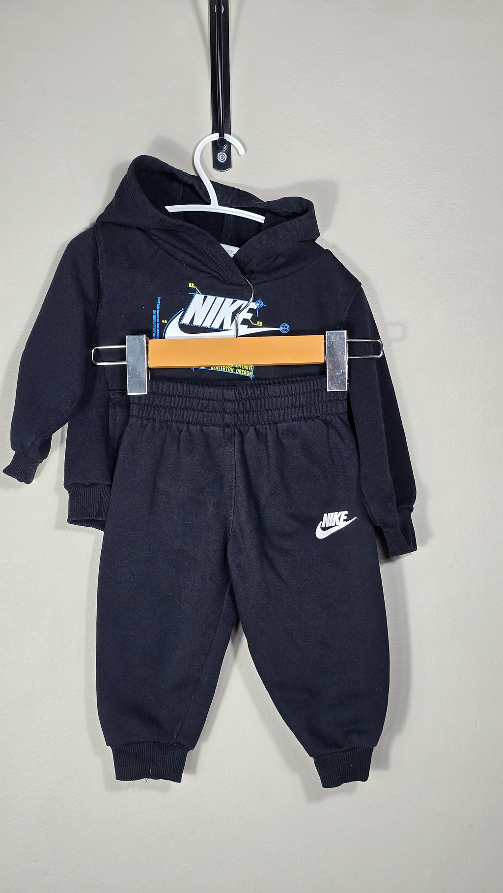 CONS CN 1 | Ensemble jogging | Nike | 18 mois *Logo pantalon un peu craqué