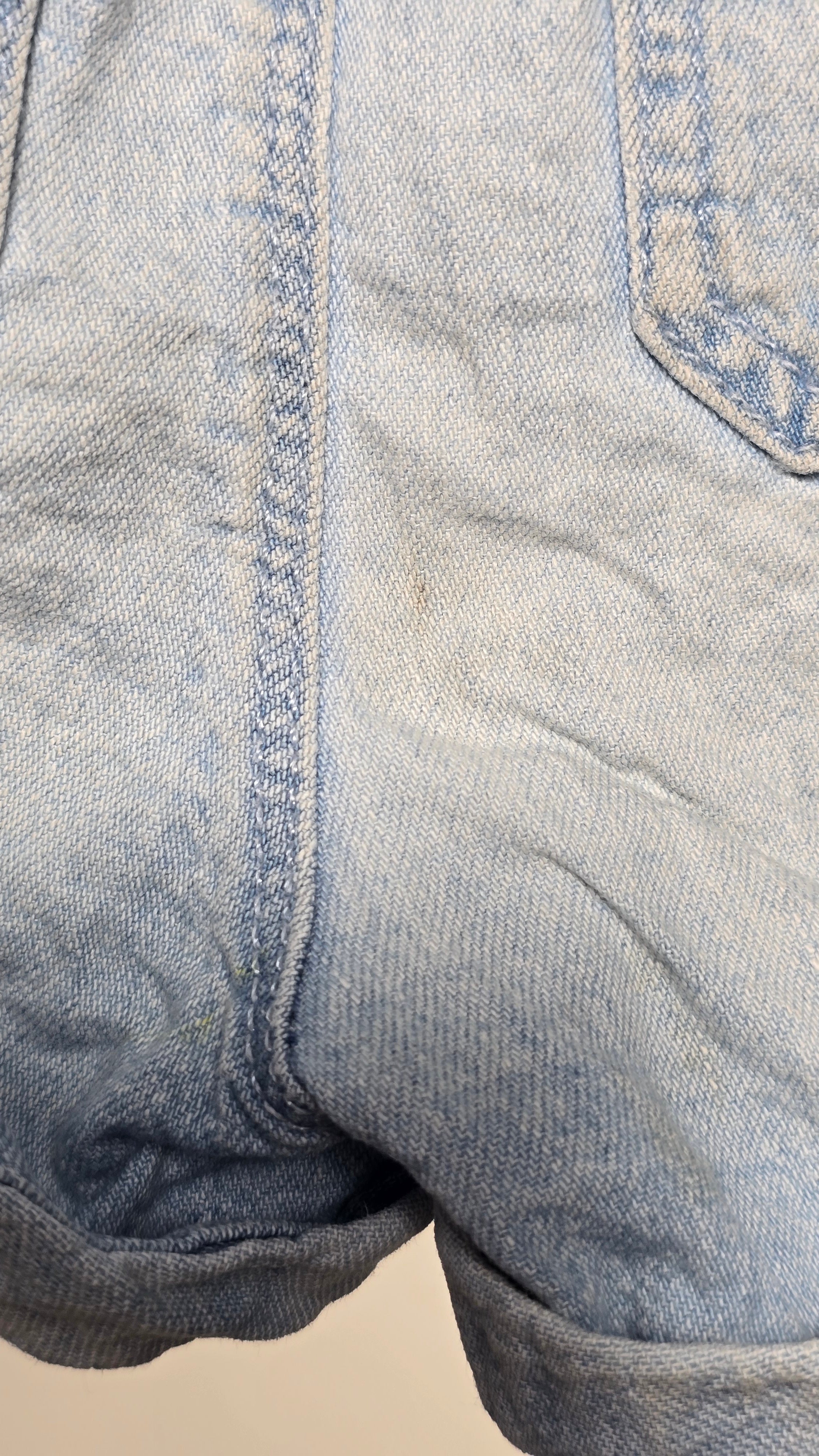 Short en jeans à taille élastique | Baby Gap | 2T *Minie tache pâle sur les fesses